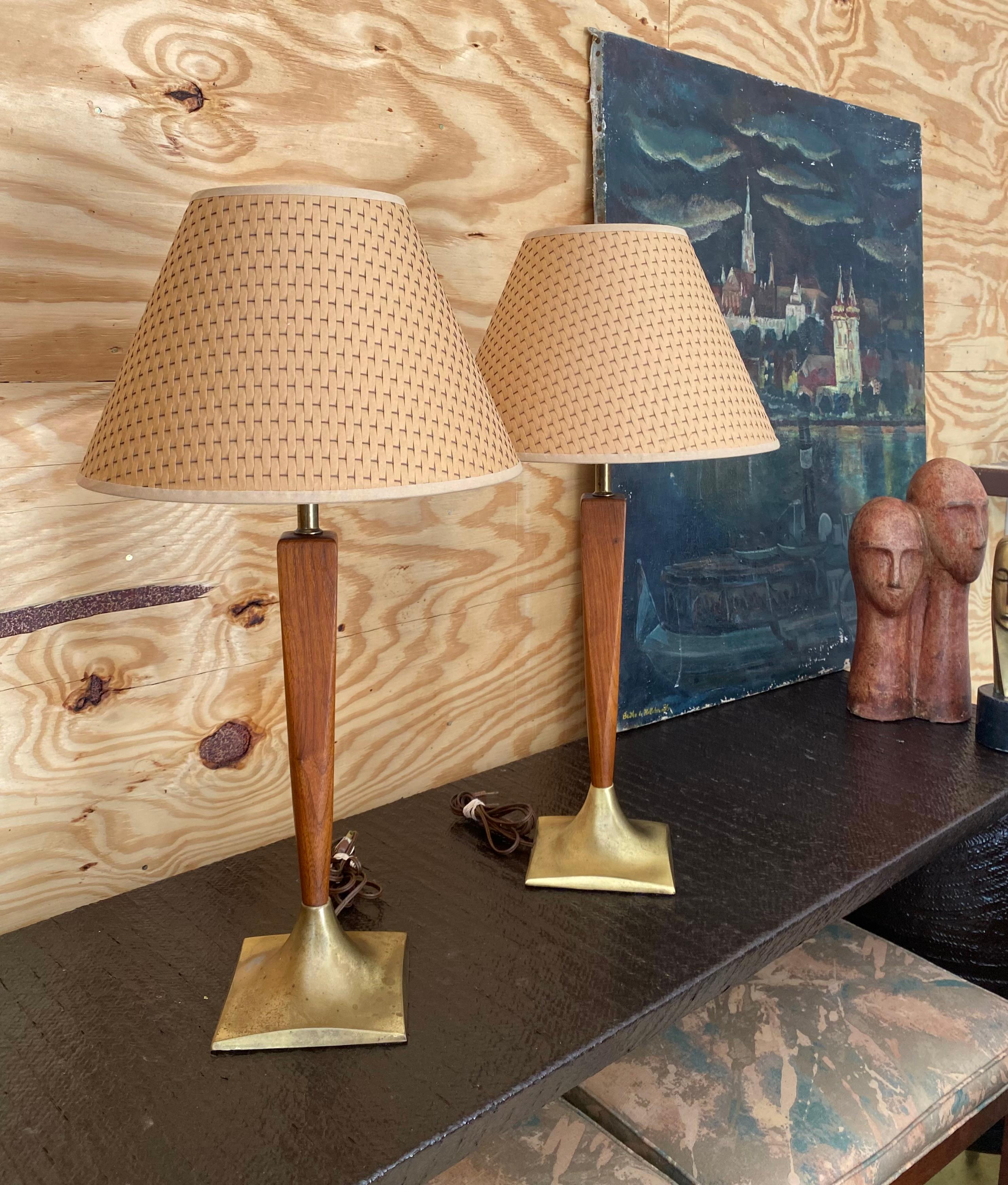 American Laurel-Style Walnut + Brass Midcentury Modern Lamps, A Pair For Sale