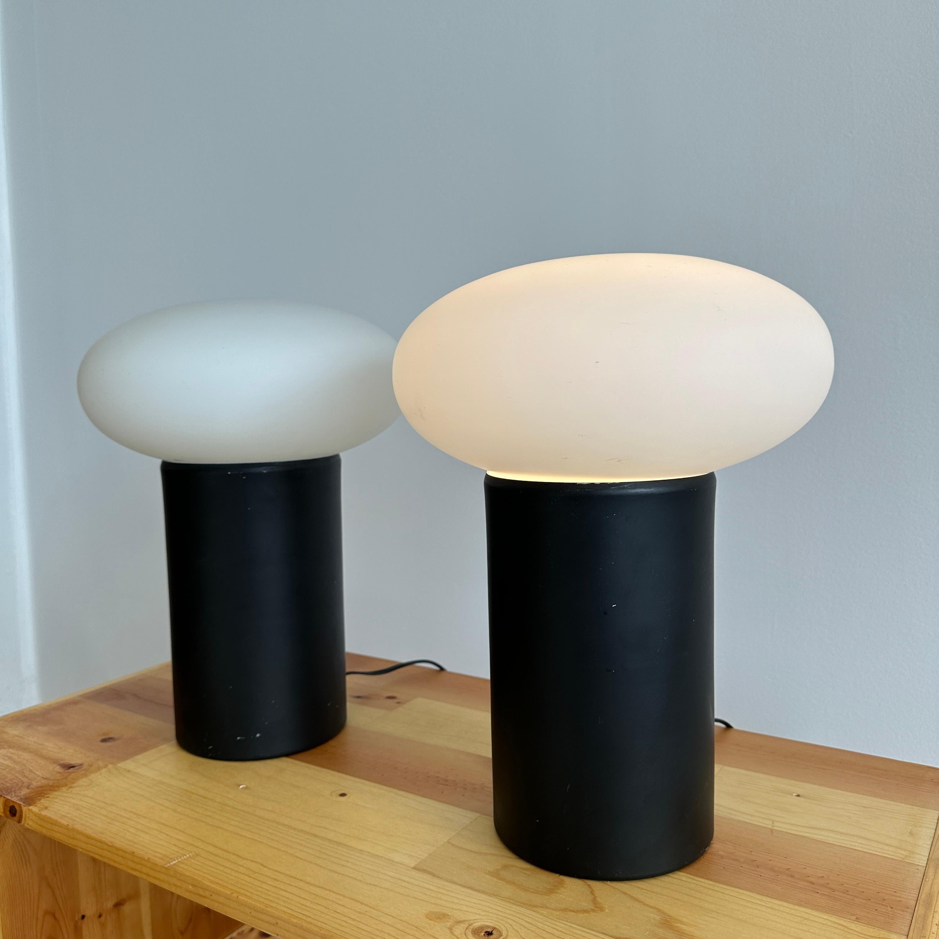 Postmoderne Paire de lampes de table Laurel en vente