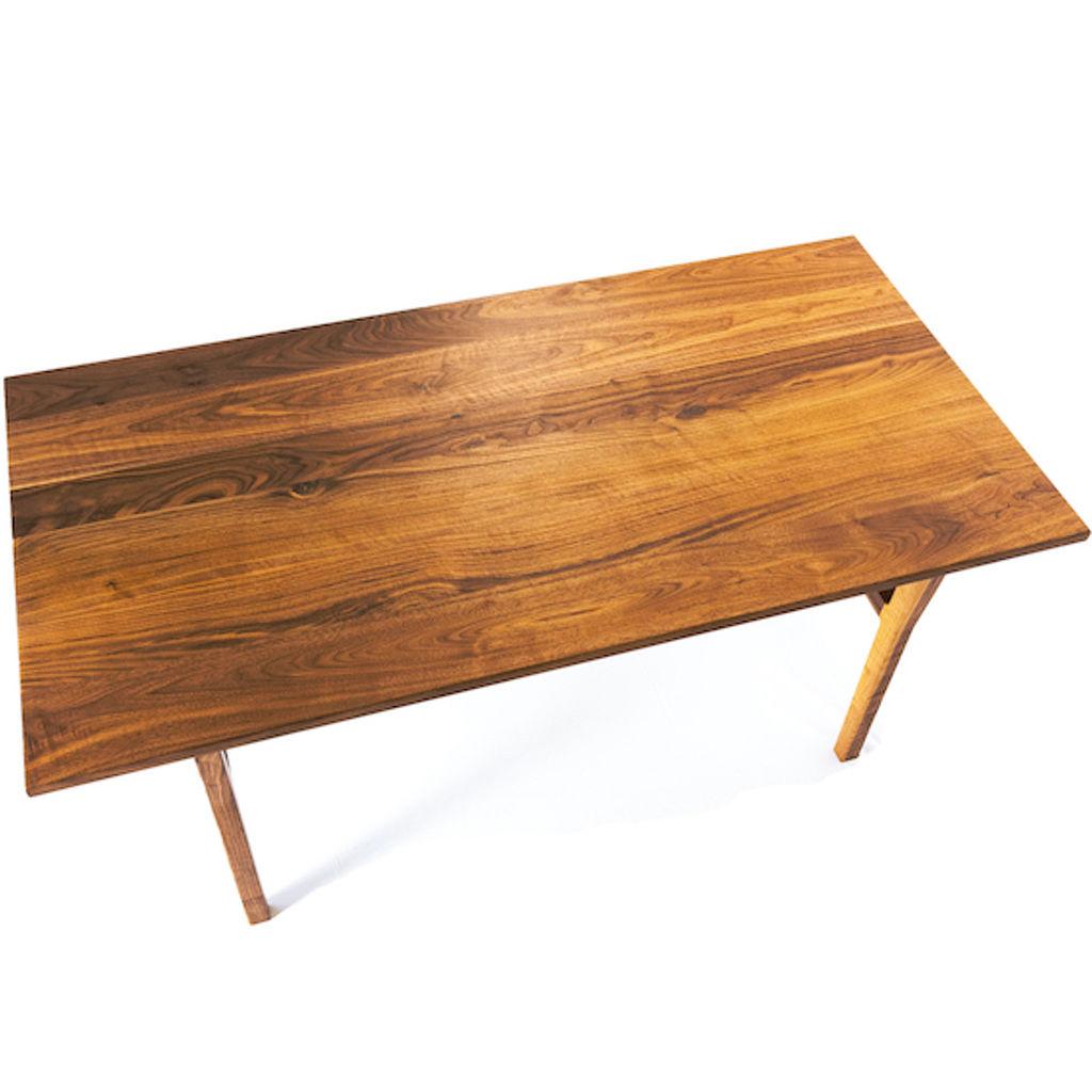 Laurel Table, Modern Walnut Dining Table with Sculpted Joinery In New Condition For Sale In Chattanooga, TN