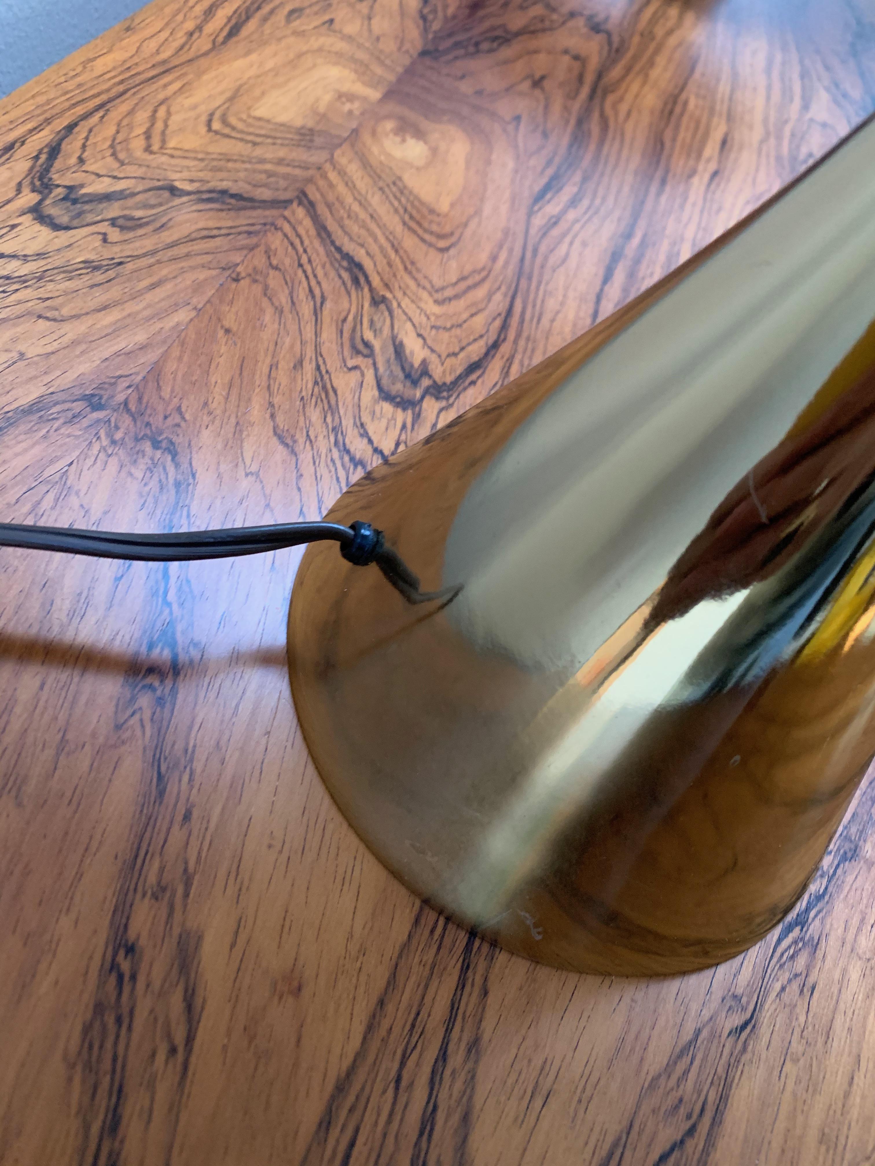 Laurel V-808 Lamp in Brass with Mushroom Shaped Italian Glass Shade Midcentury In Good Condition In Philadelphia, PA