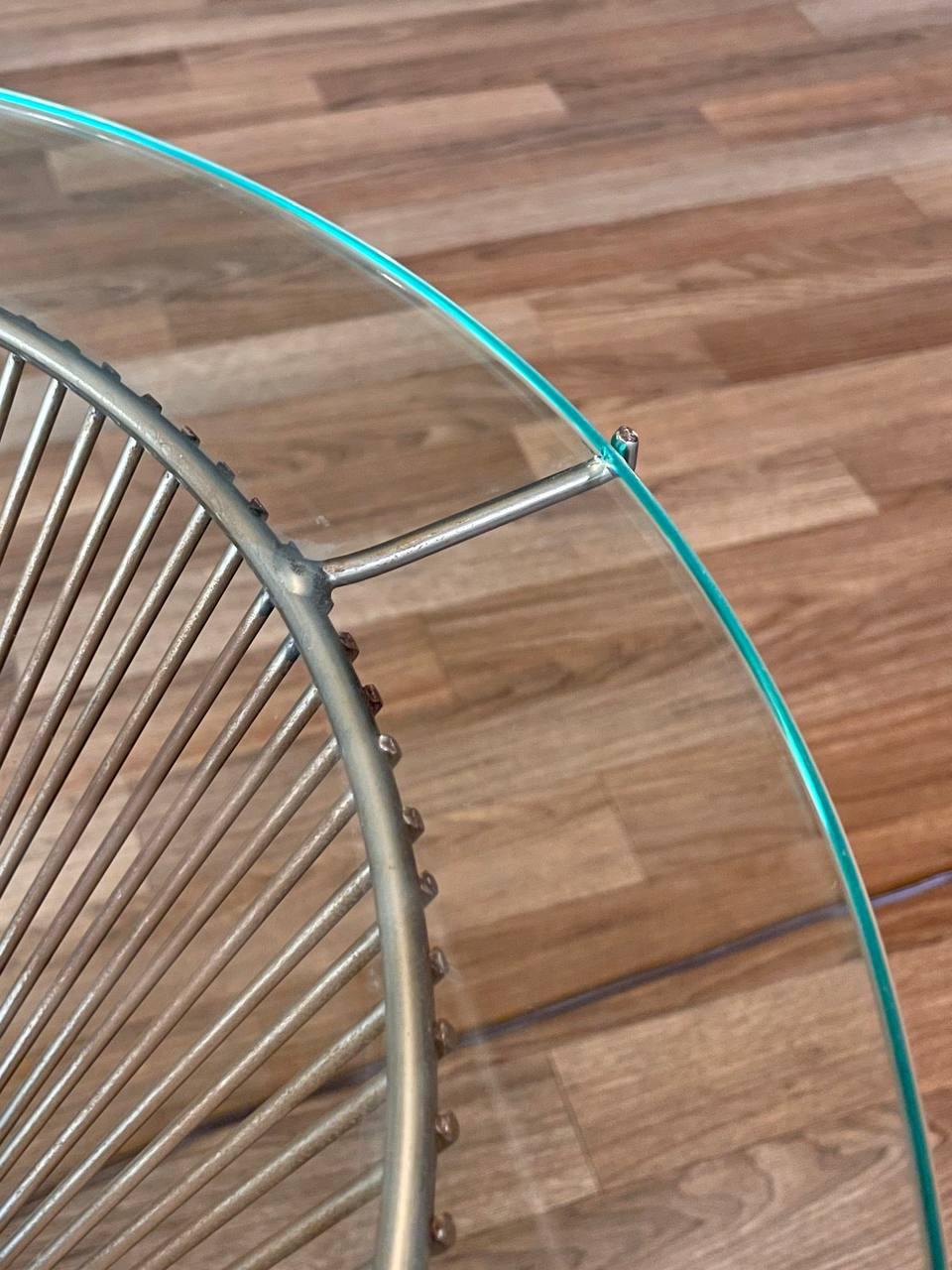 Laurel Lampadaire câblé avec table d'appoint en verre en vente 1