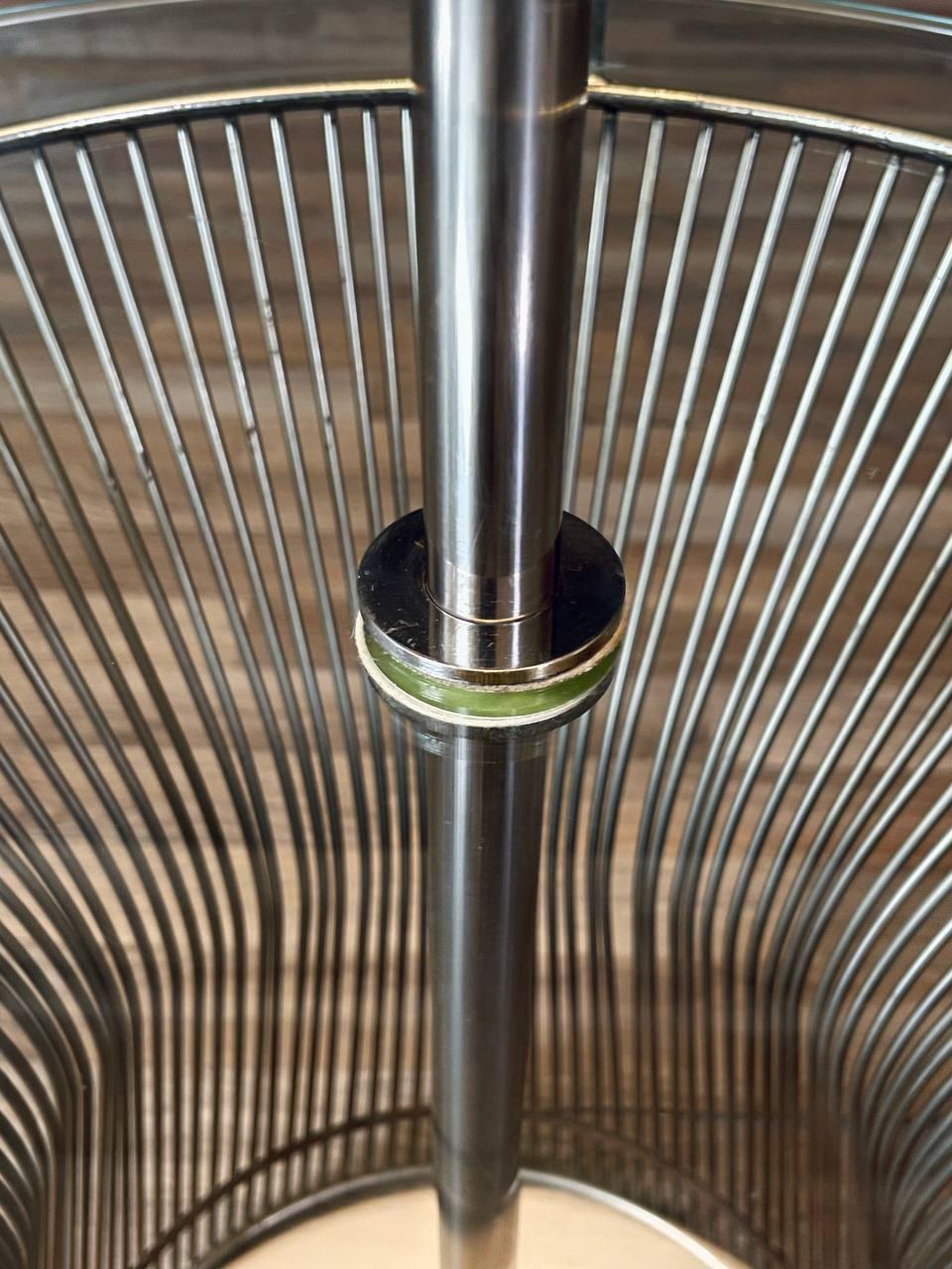 Laurel Lampadaire câblé avec table d'appoint en verre en vente 2