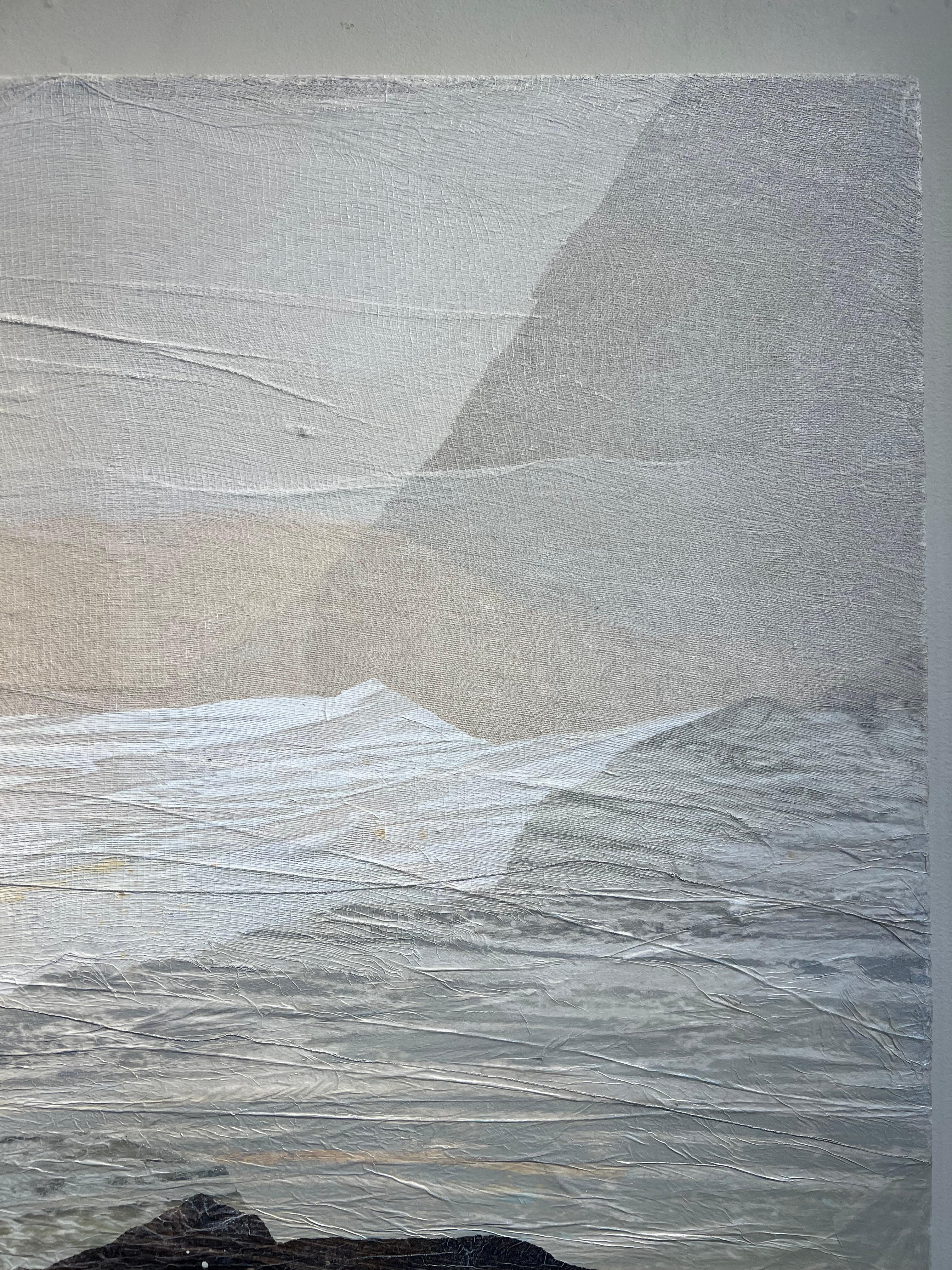 Qui alla fattoria esiste un ritmo che inizia con l'alba e i suoni della natura che si risveglia. La mia arte è una reazione a questo senso del luogo. Che io sia in studio, che mi occupi degli animali o che coltivi la terra, tutto è legato all'arte