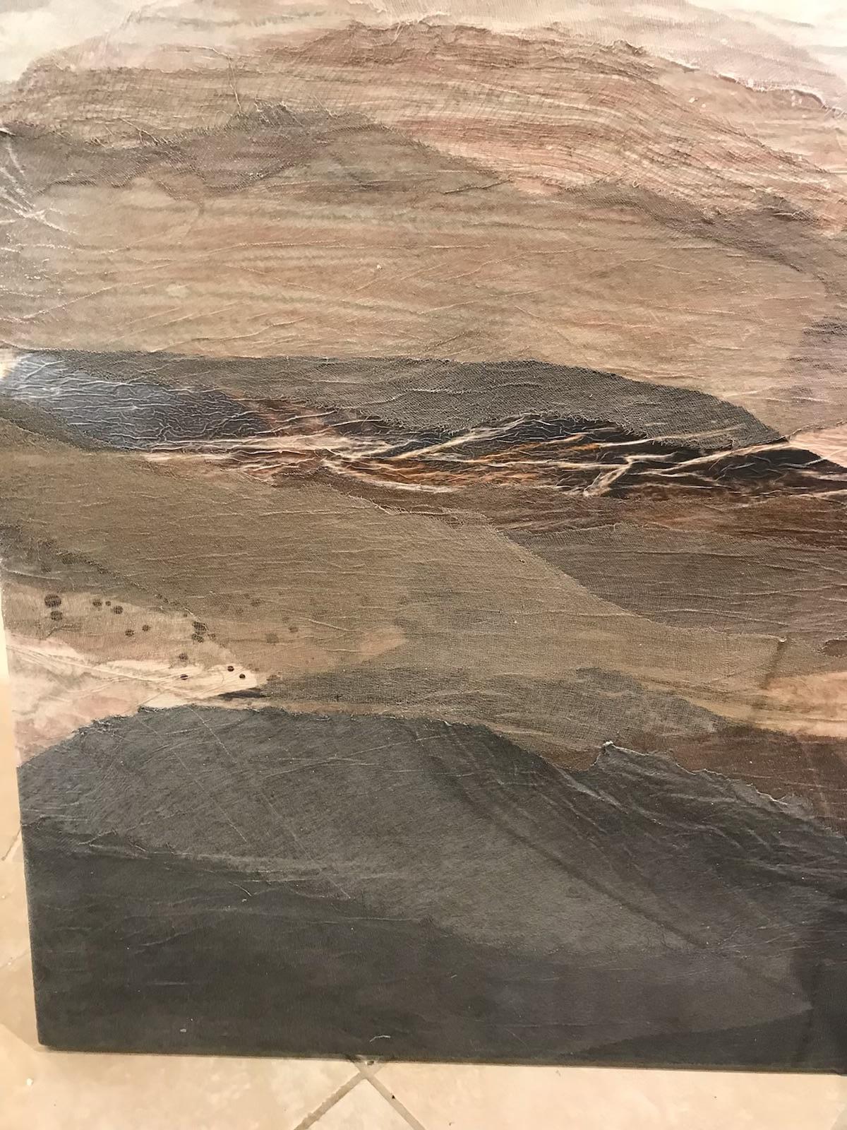Vent Lune Hurlement I - Gris Landscape Painting par Lauren Betty