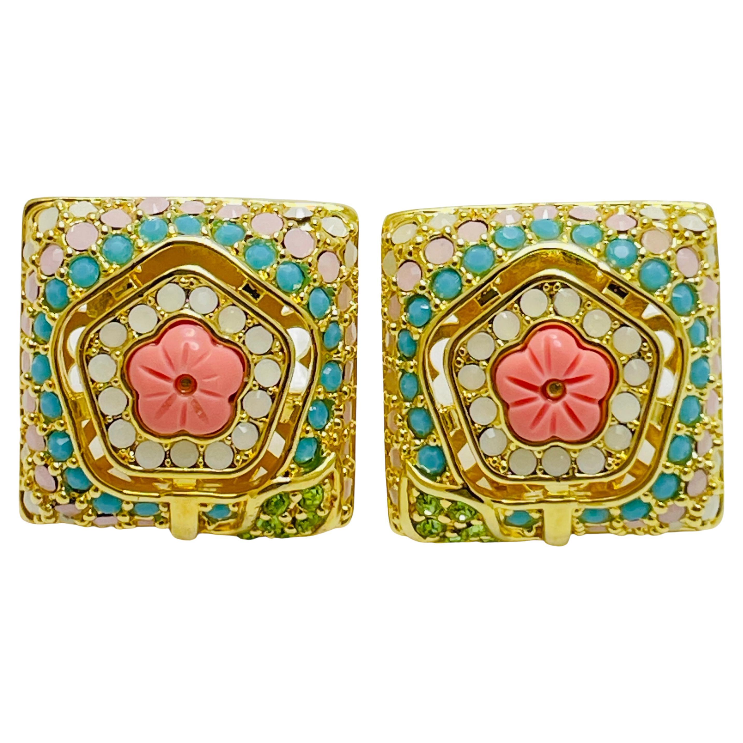 Orecchini firmati Lauren G Adams con fiori in zirconia d'oro in vendita
