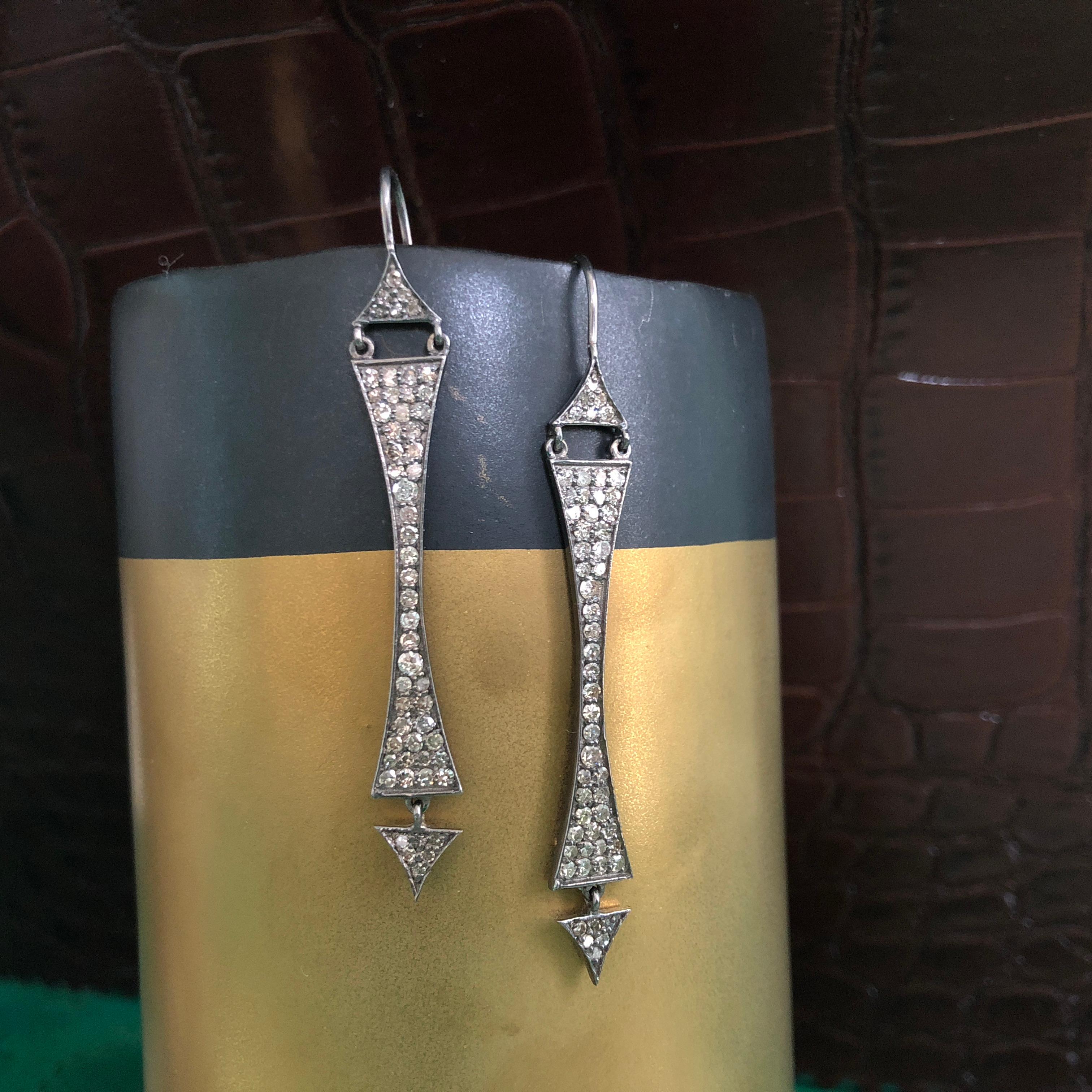 1.37 Karat Diamant-Ohrringe aus schwarzem Silber von Lauren Harper (Künstler*in) im Angebot