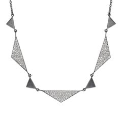 Lauren Harper, collier Trinity en argent oxydé mat avec diamants blancs de 1,92 carat