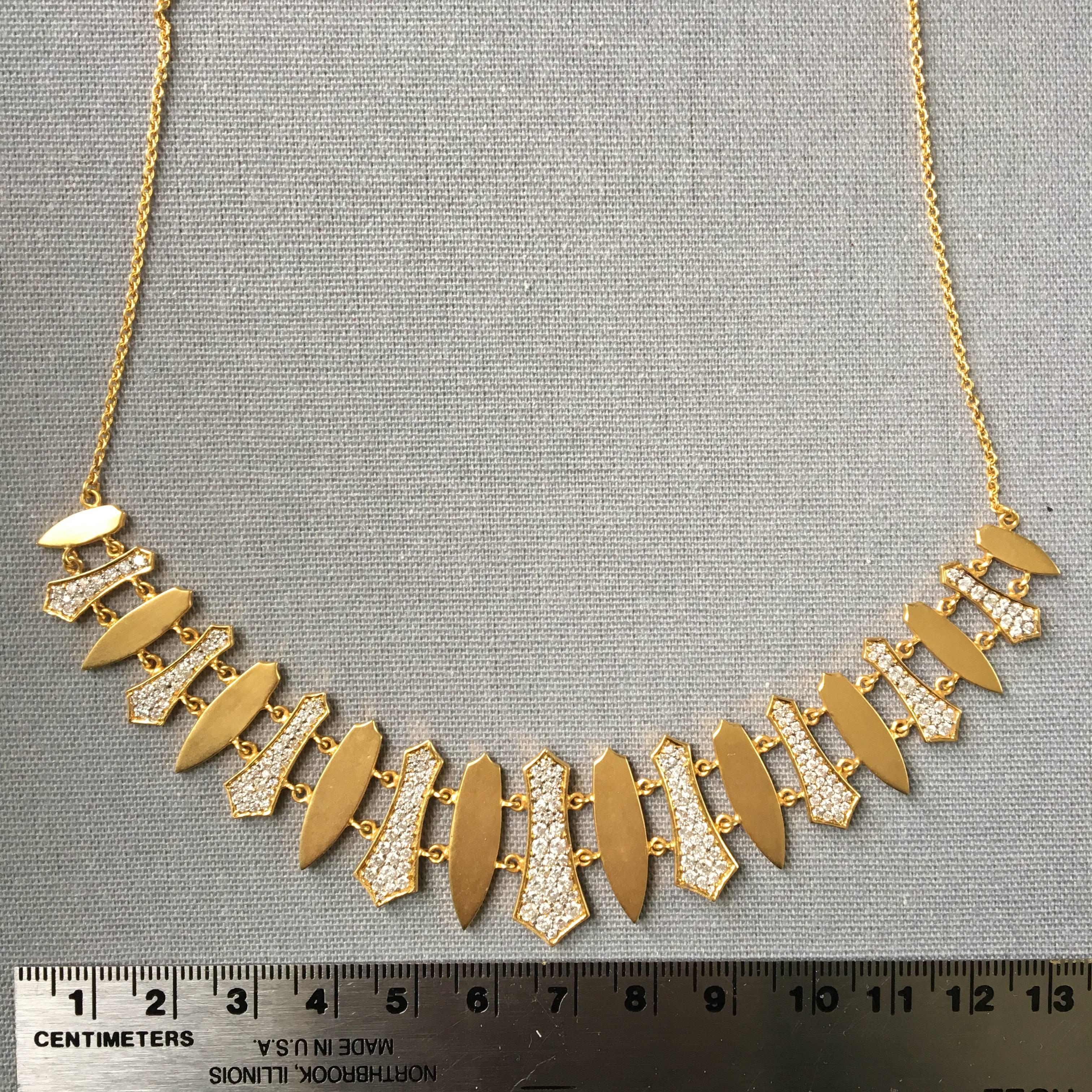 Lauren Harper 2.79 Carat Diamonds, 18 Karat Gold Statement Necklace In New Condition For Sale In Winnetka, IL