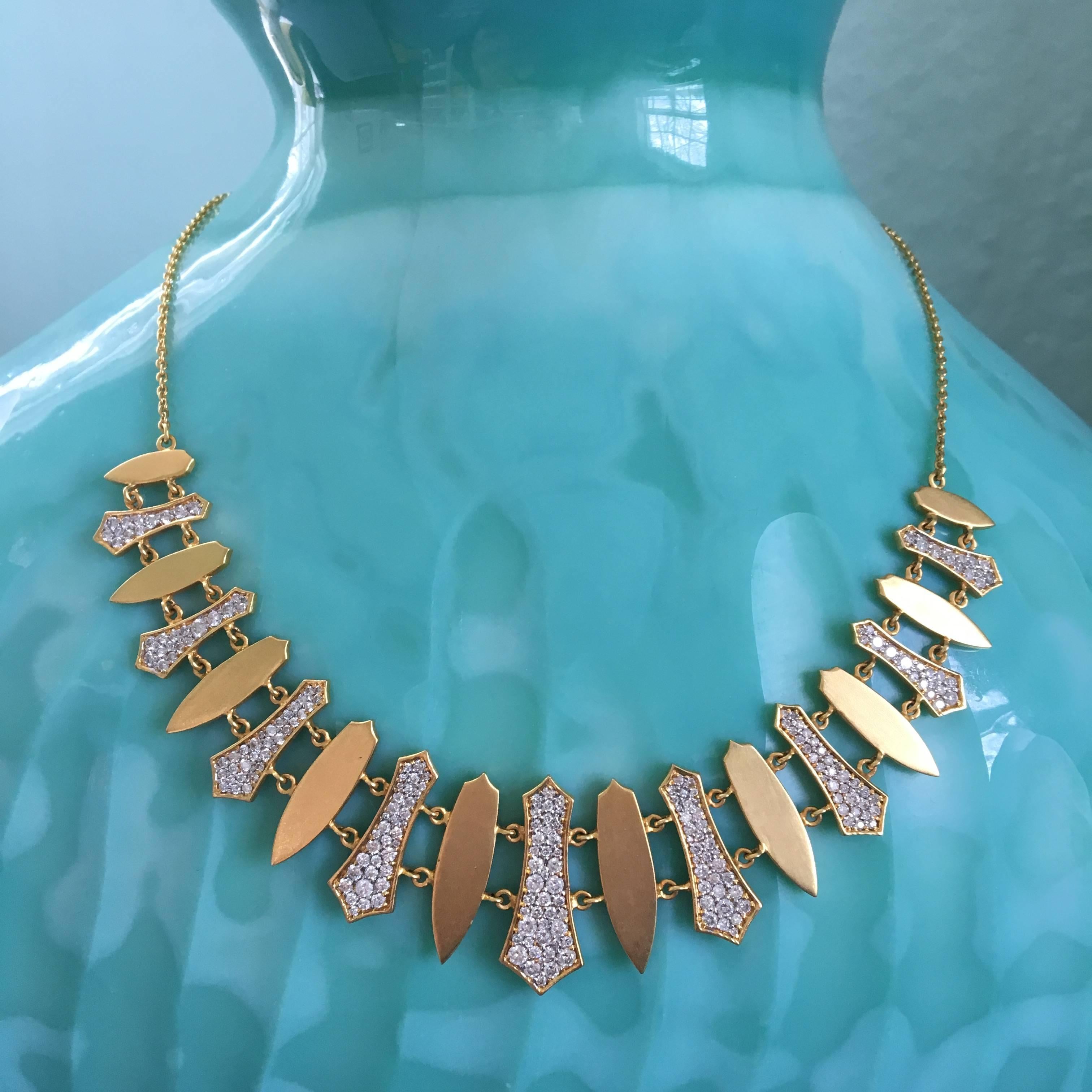 Lauren Harper 2.79 Carat Diamonds, 18 Karat Gold Statement Necklace For Sale 1