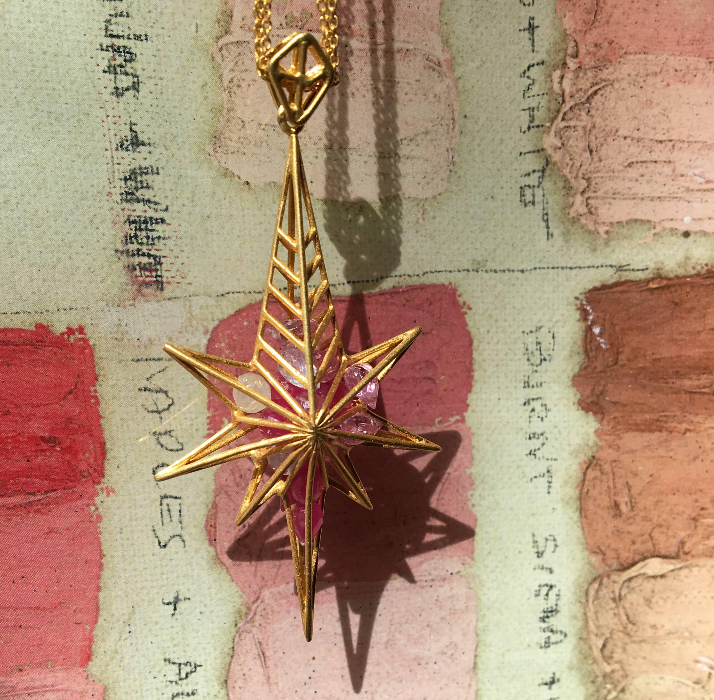 Rosa rosa Saphir in 18kt Gold Stern-Halskette auf Goldketten von Lauren Harper im Angebot 1