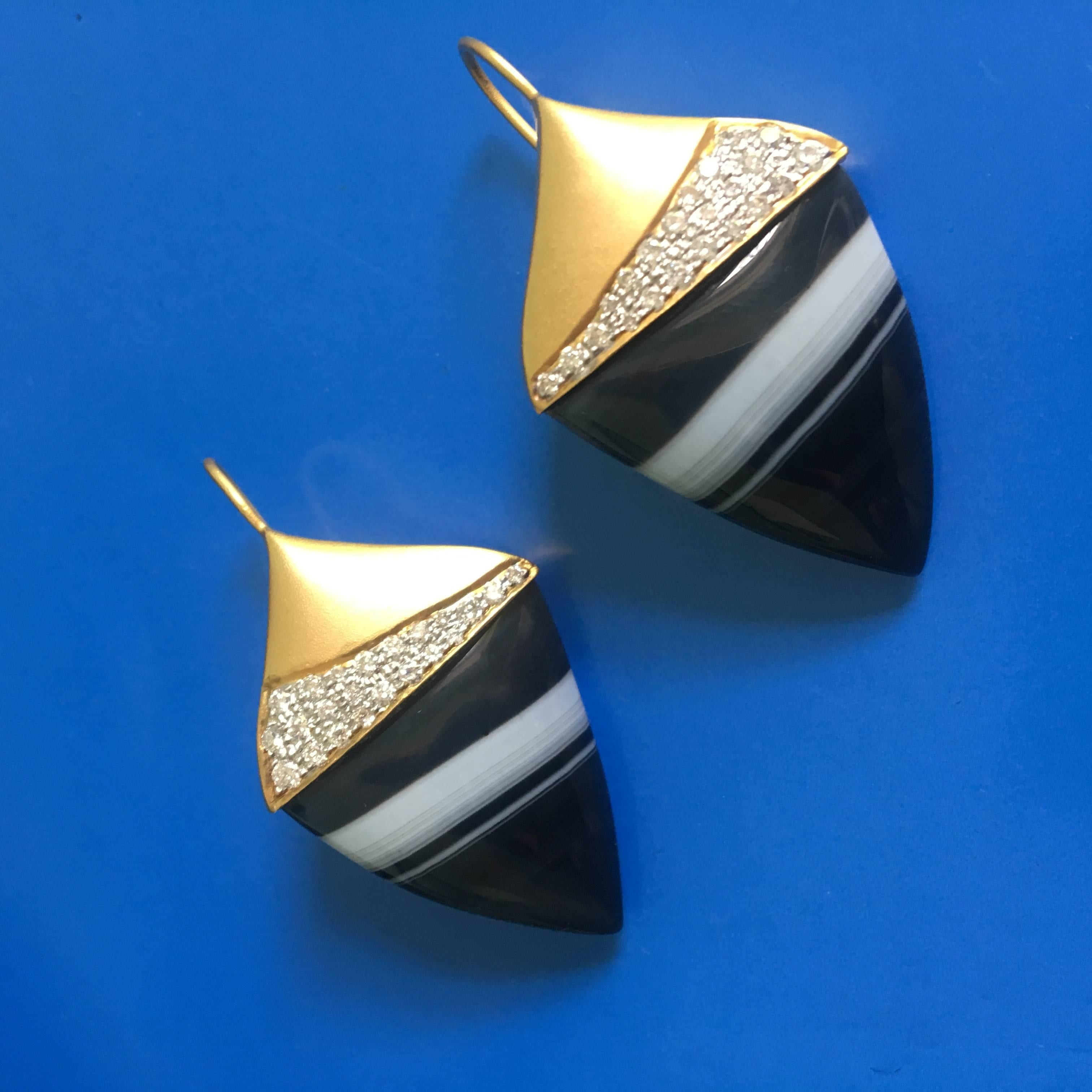Lauren Harper Tuxedo Agate .72 Carat Diamonds Gold Earrings 2