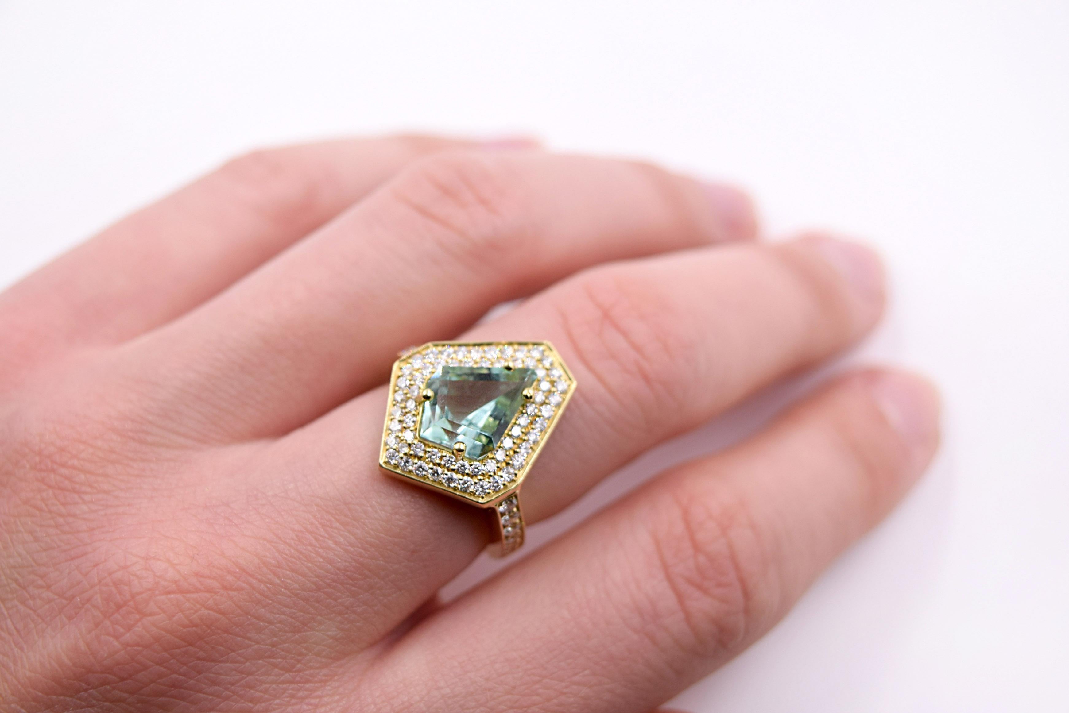 Lauren K. 2.27ct Kite Shaped Mint Tourmaline and Diamond Cocktail Ring 18K Gold For Sale 2