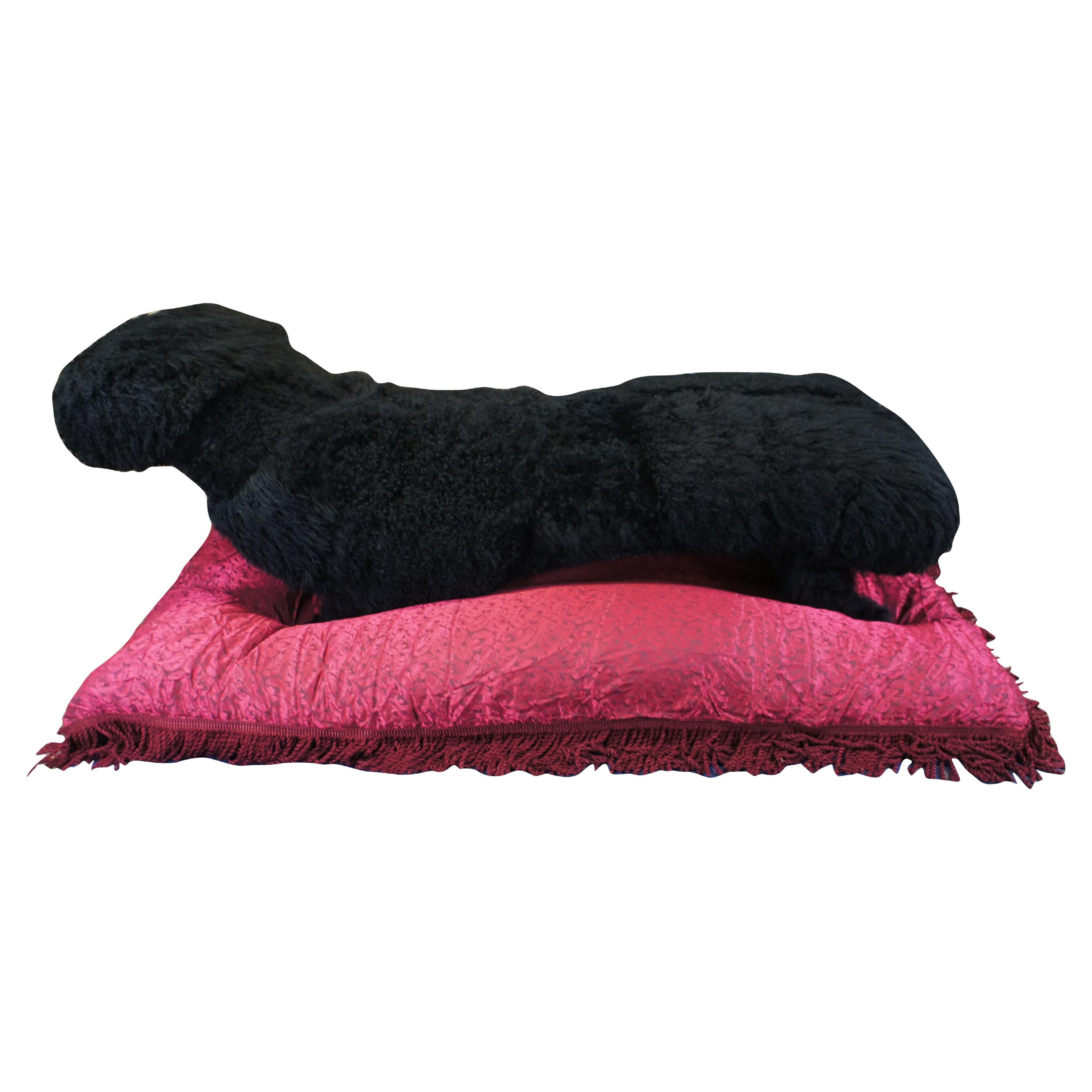 Chaise Lounge Lauren Lesko in pelle di agnello mongola "Coifed" con cuscino in seta jacquard in vendita