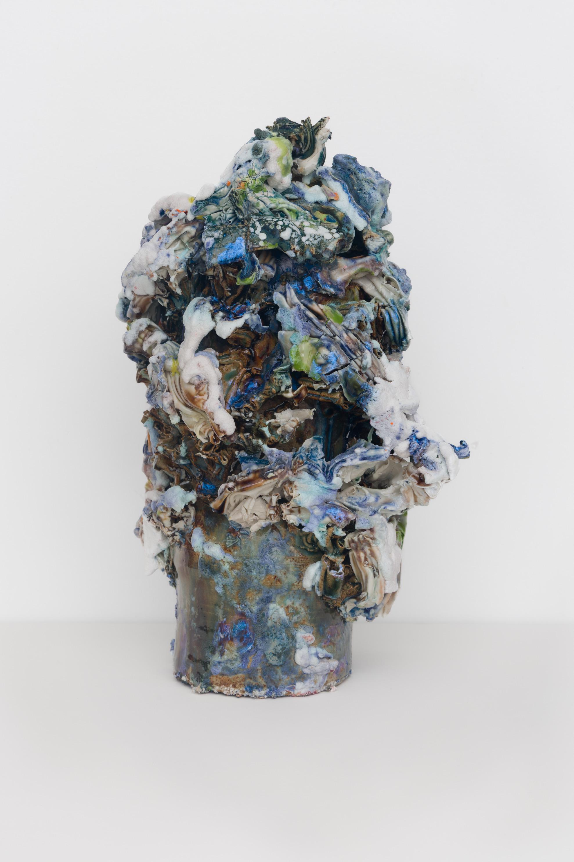Sculpture abstraite colorée en céramique intitulée 