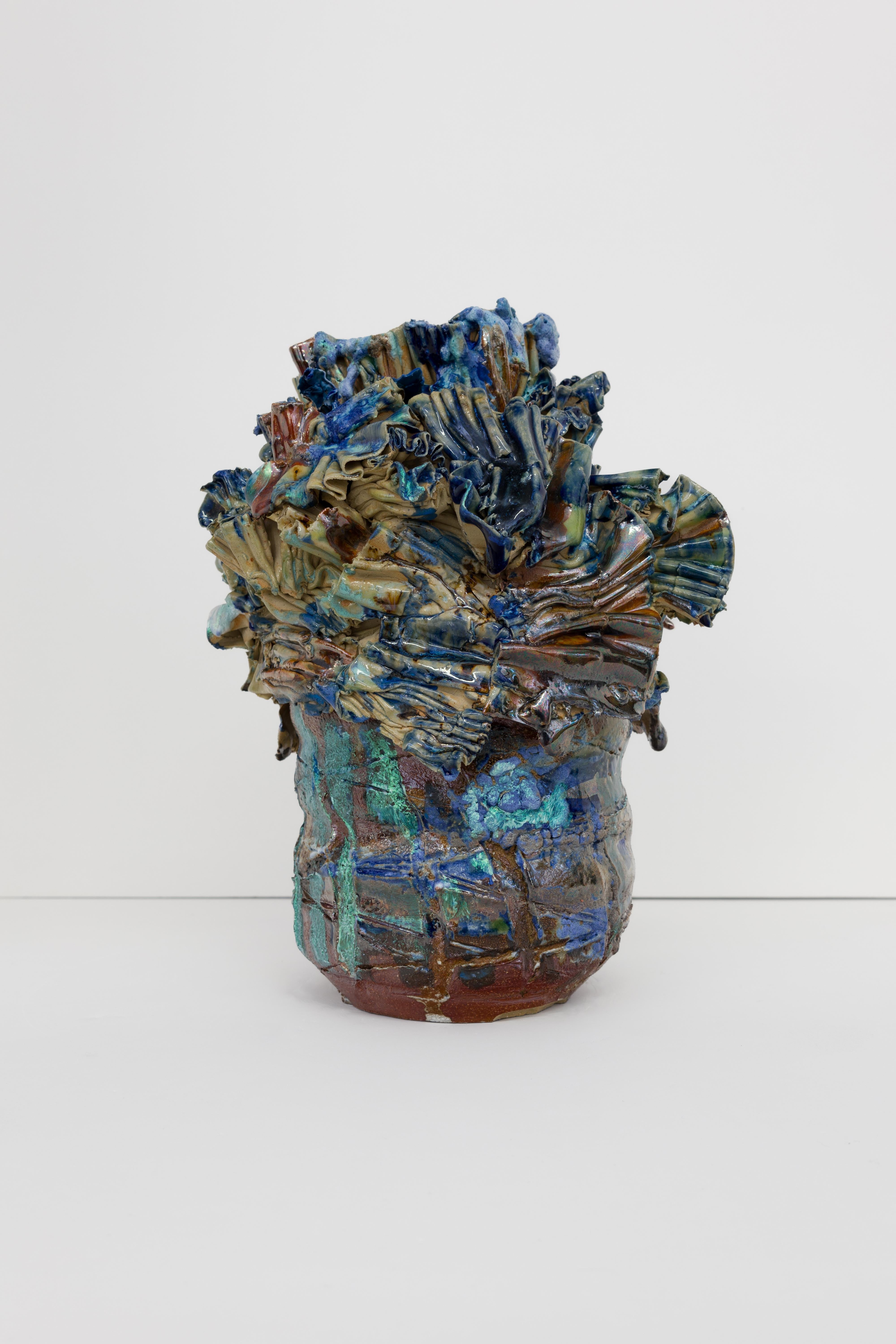 Sculpture abstraite colorée en céramique intitulée 