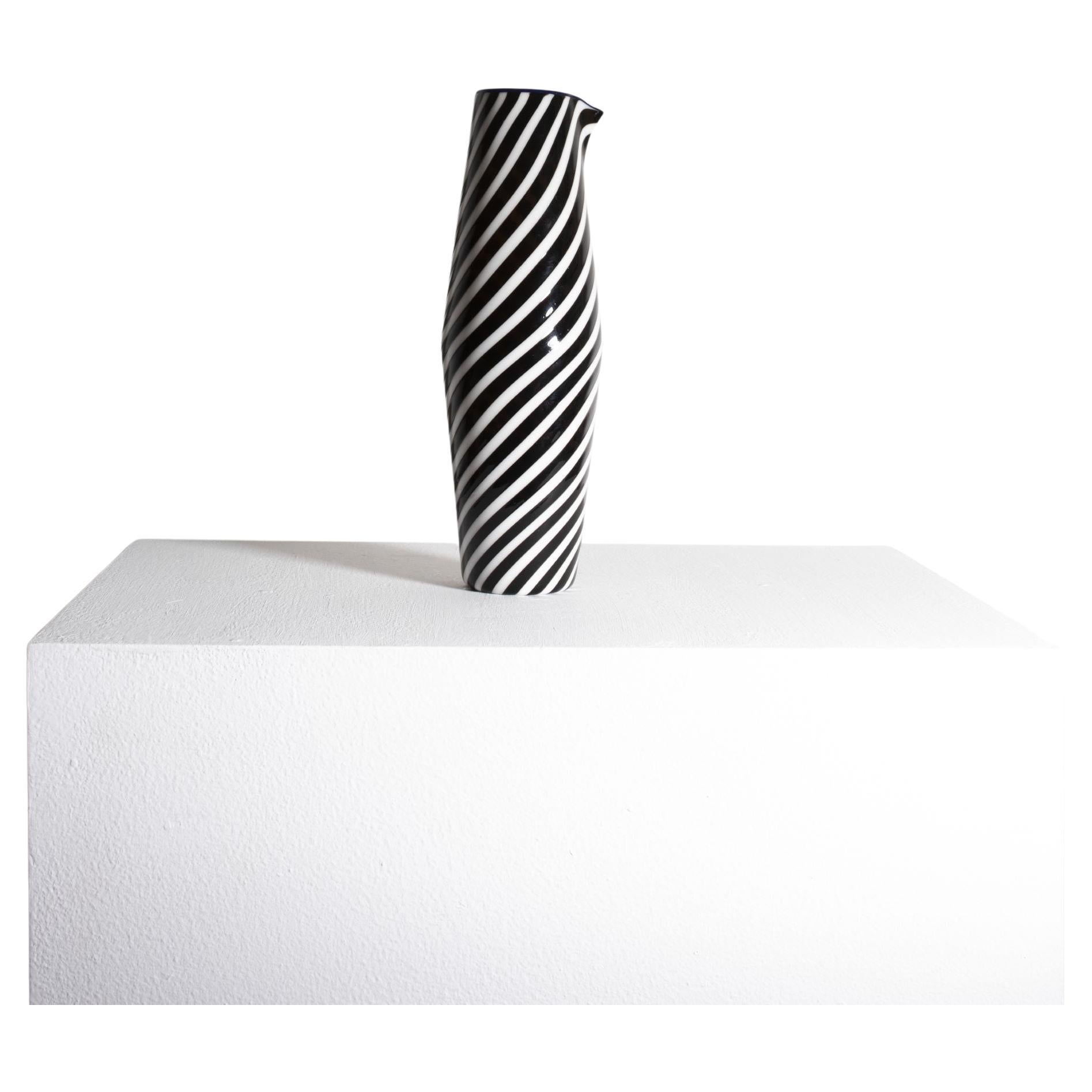 Laurence Brabant e Alain Villechange, Caraffa bianca e marrone con bordo in lapis in vendita