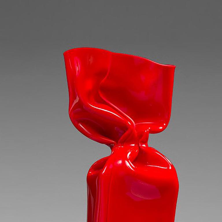 Jenkell - Wrapping Bonbon Red - Sculpture - Gray Figurative Sculpture by Laurence Jenkell