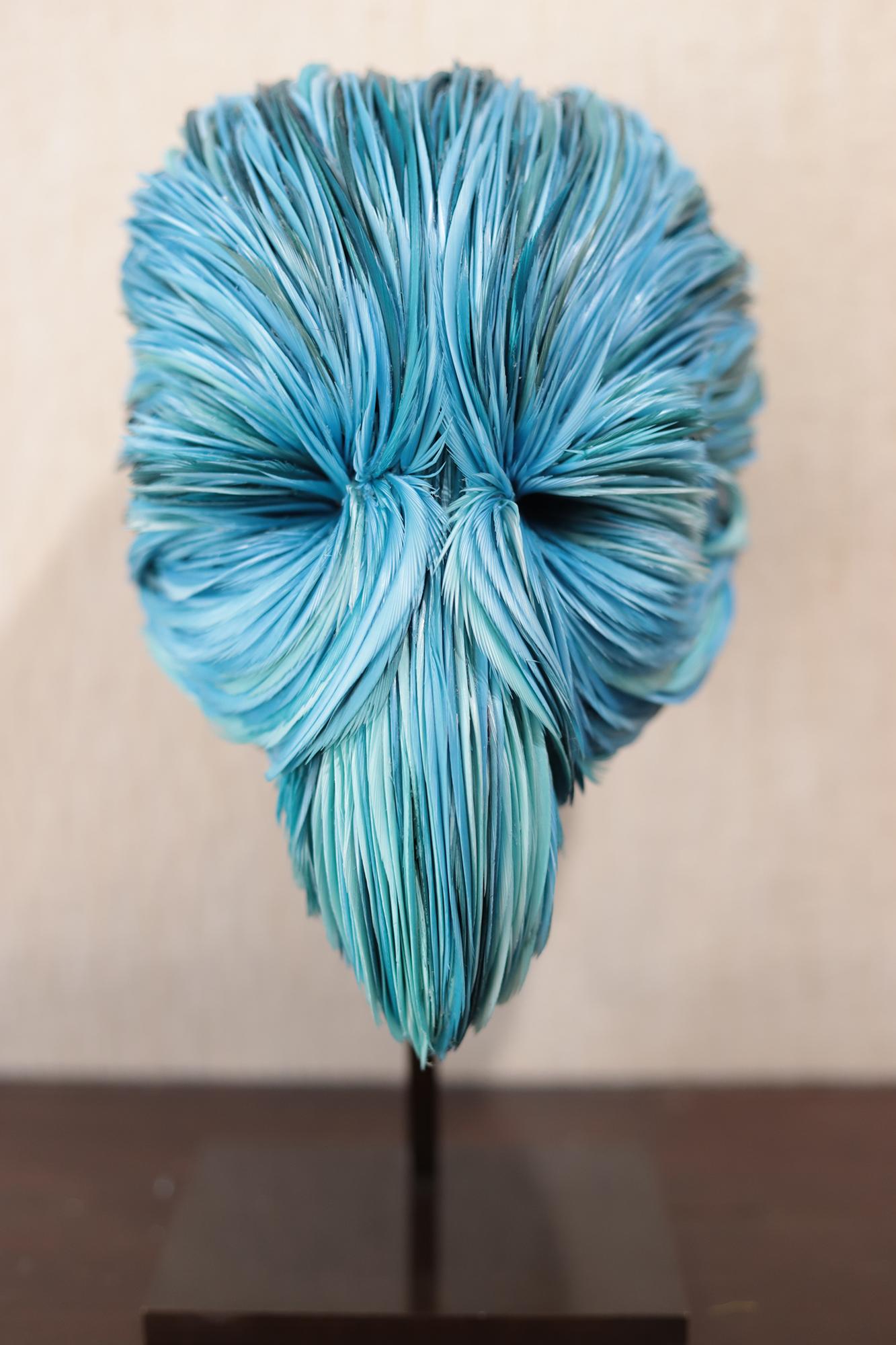 Laurence Le Constant Still-Life Sculpture - Esther blue feathers sculpture skull vanité on resin sculpture by L. Le Constant