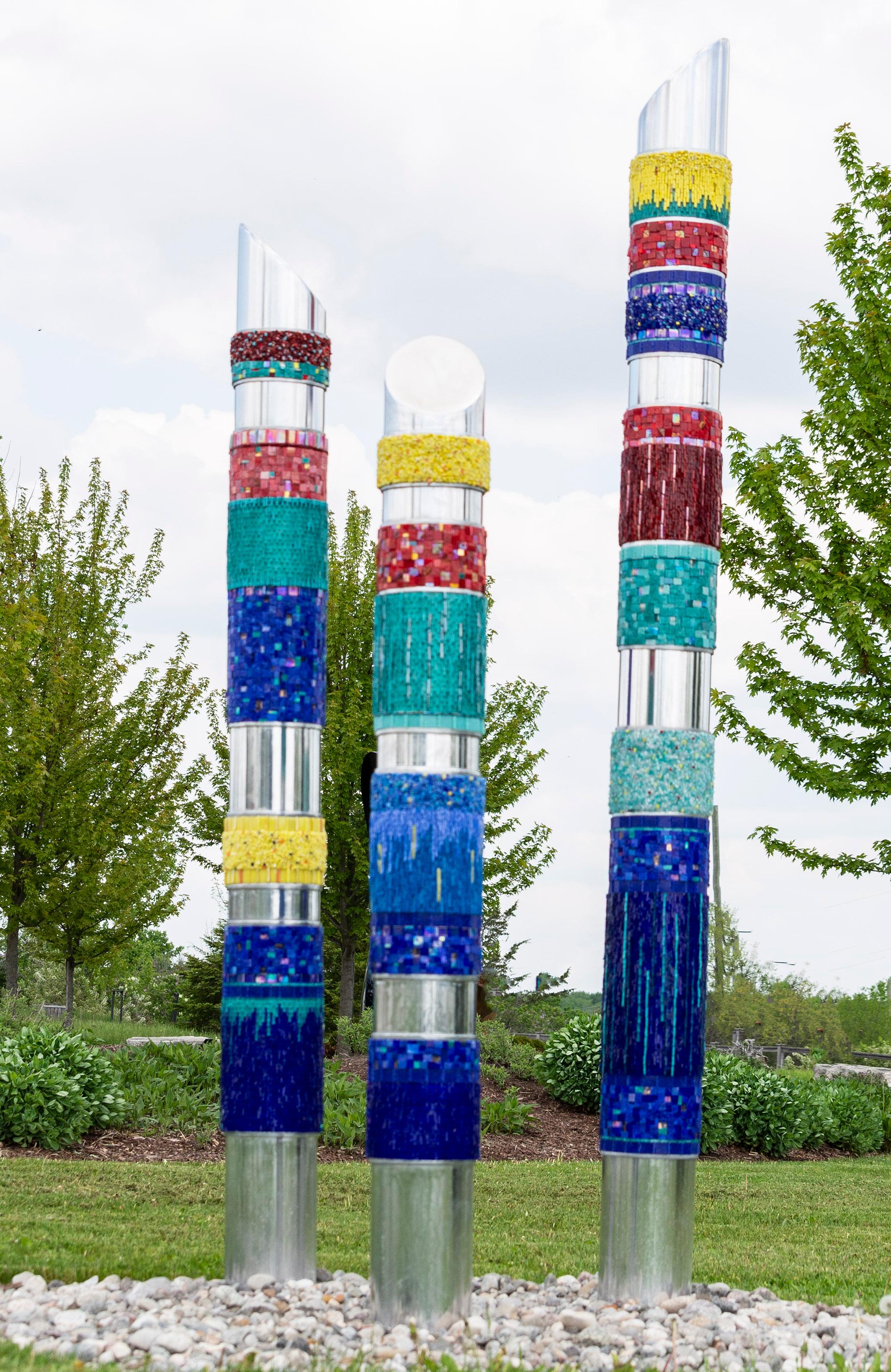 Festivo - brillante, colorido, contemporáneo, vidrio, aluminio, escultura de exterior 6