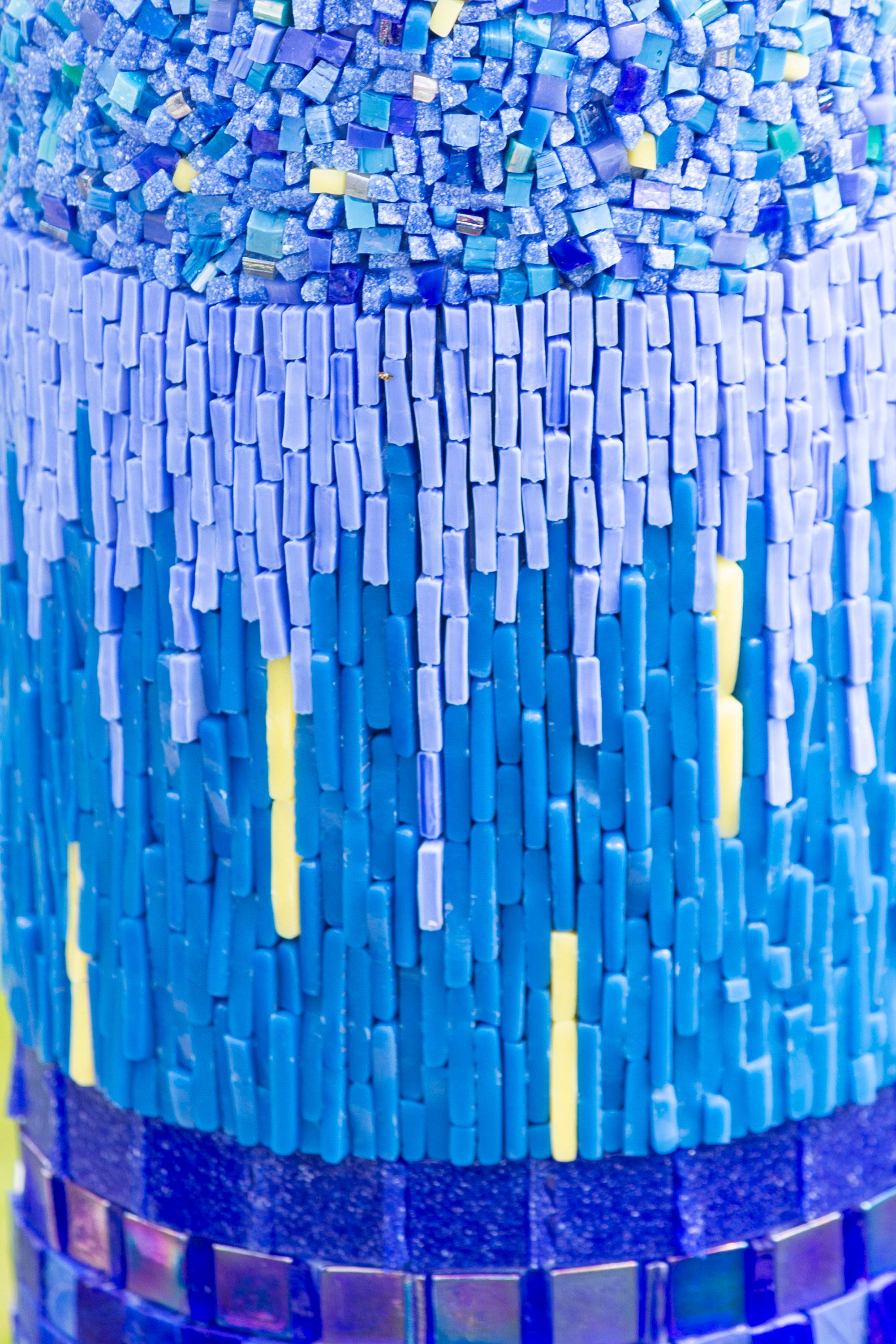 Festivo - brillante, colorido, contemporáneo, vidrio, aluminio, escultura de exterior 4