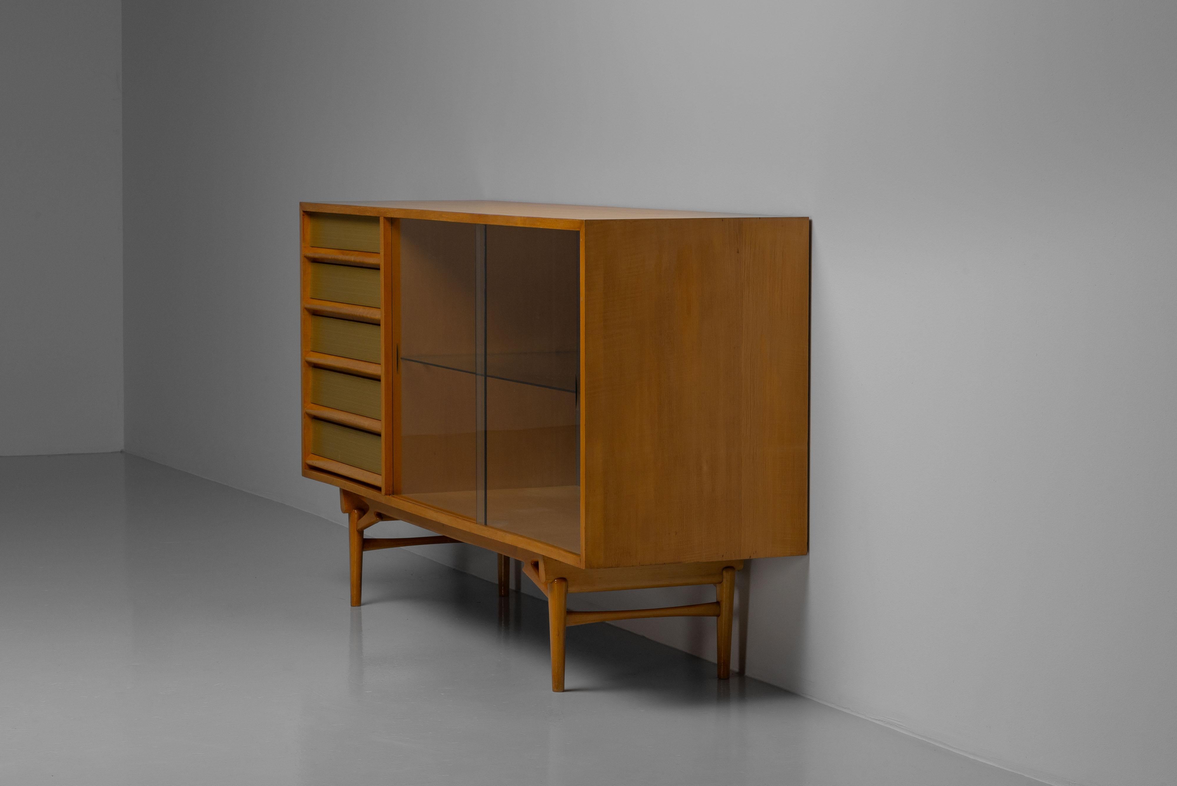 Laurens Bisscheroux credenza the Netherlands 1956 For Sale 7