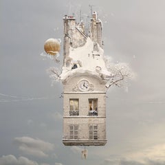 Solstice - Contemporary whimsical digitales Farbfoto von einem fliegenden Haus