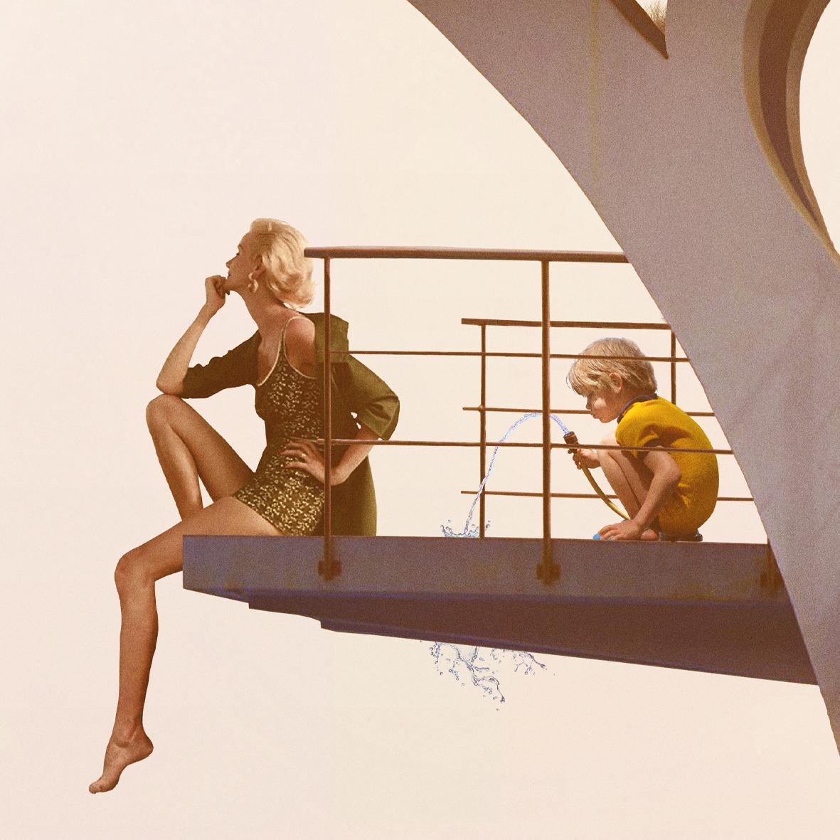 Vertigo - digital manipulierte Fotografie eines skurrilen fliegenden Swimmingpools im Angebot 4