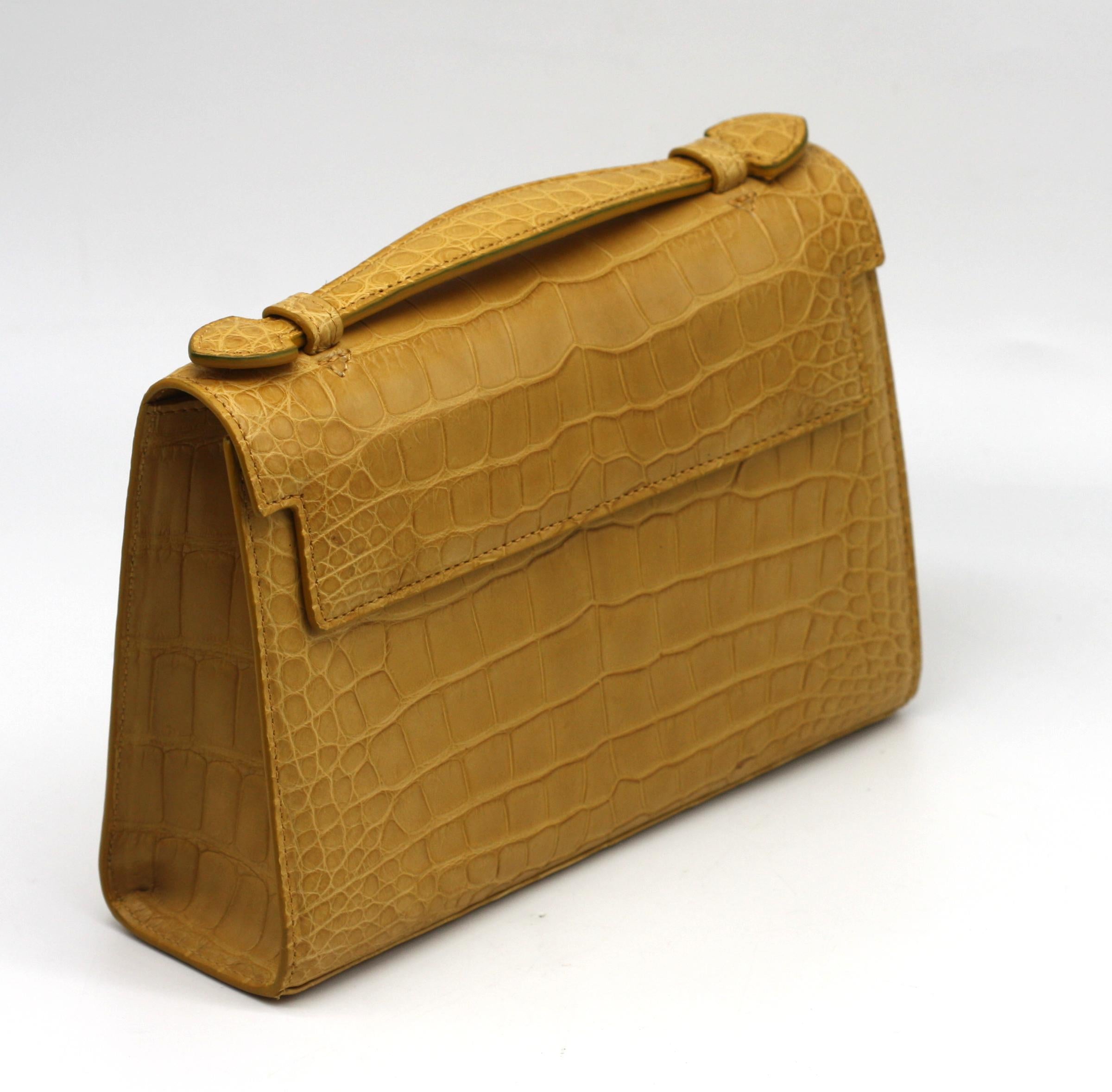 Laurent Effel Sienna Yellow Alligator Handbag In Good Condition For Sale In West Palm Beach, FL