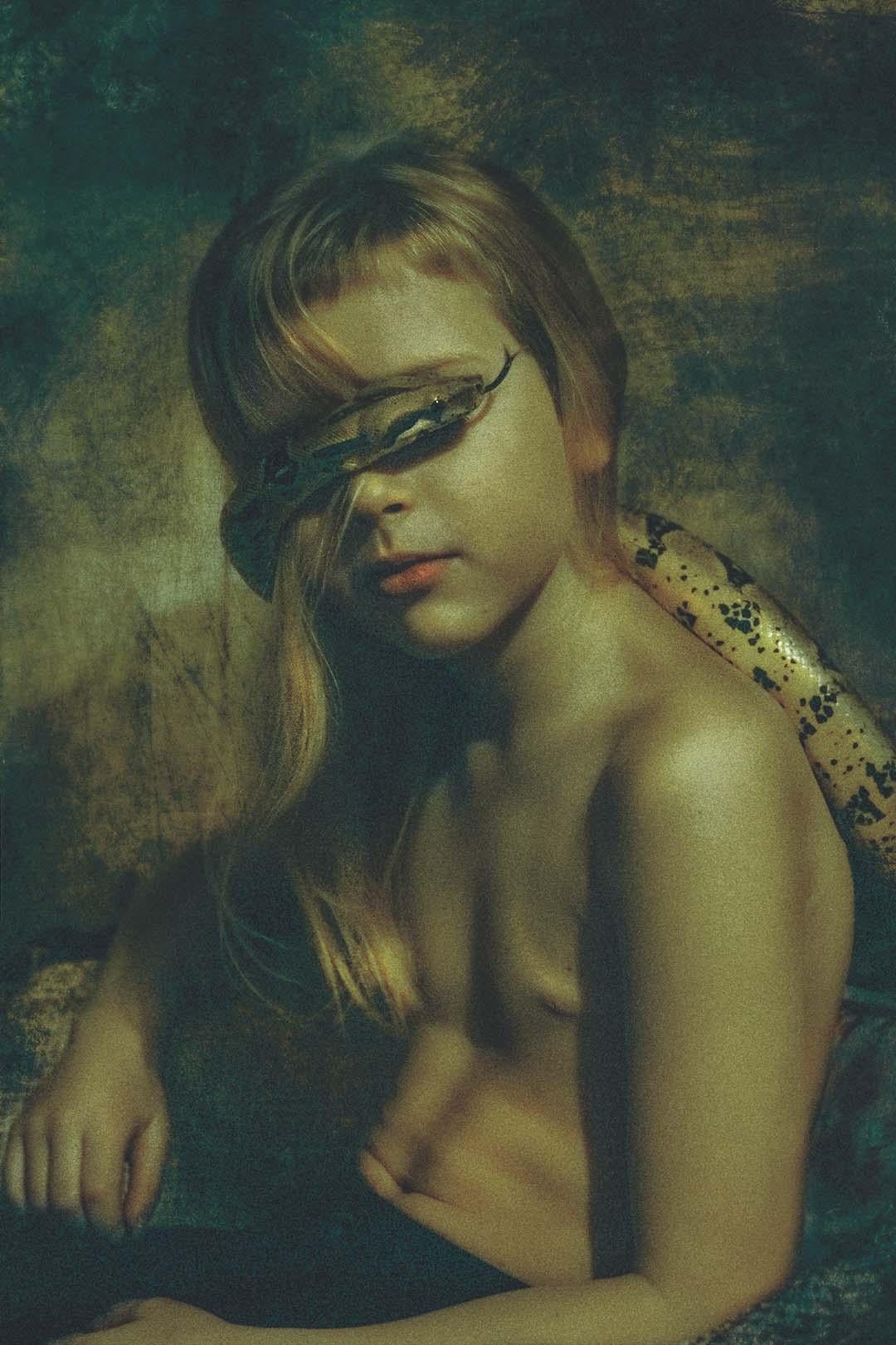 Edition 1/2


 The stunning fine art portraits by fine art photographer Laurentina Miksys have been described as opulent, timeless, and emotionally expressive. When they have a soul, images allow our sensitivity to engage with the subject and create