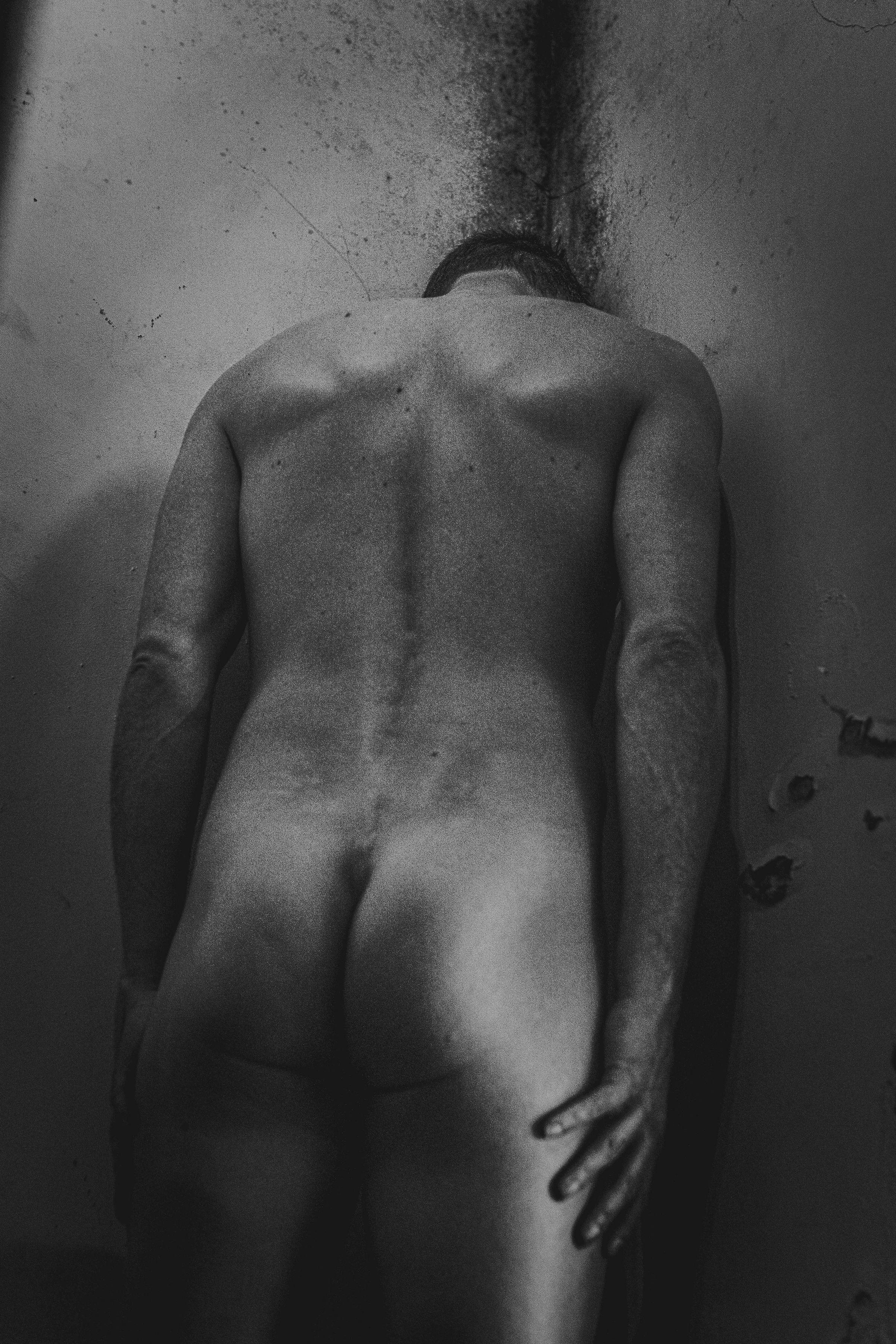  ''Jeton'' Kunstfotografie Limitierte Auflage Druck 1 von 10 (Schwarz), Black and White Photograph, von Laurentina Miksys