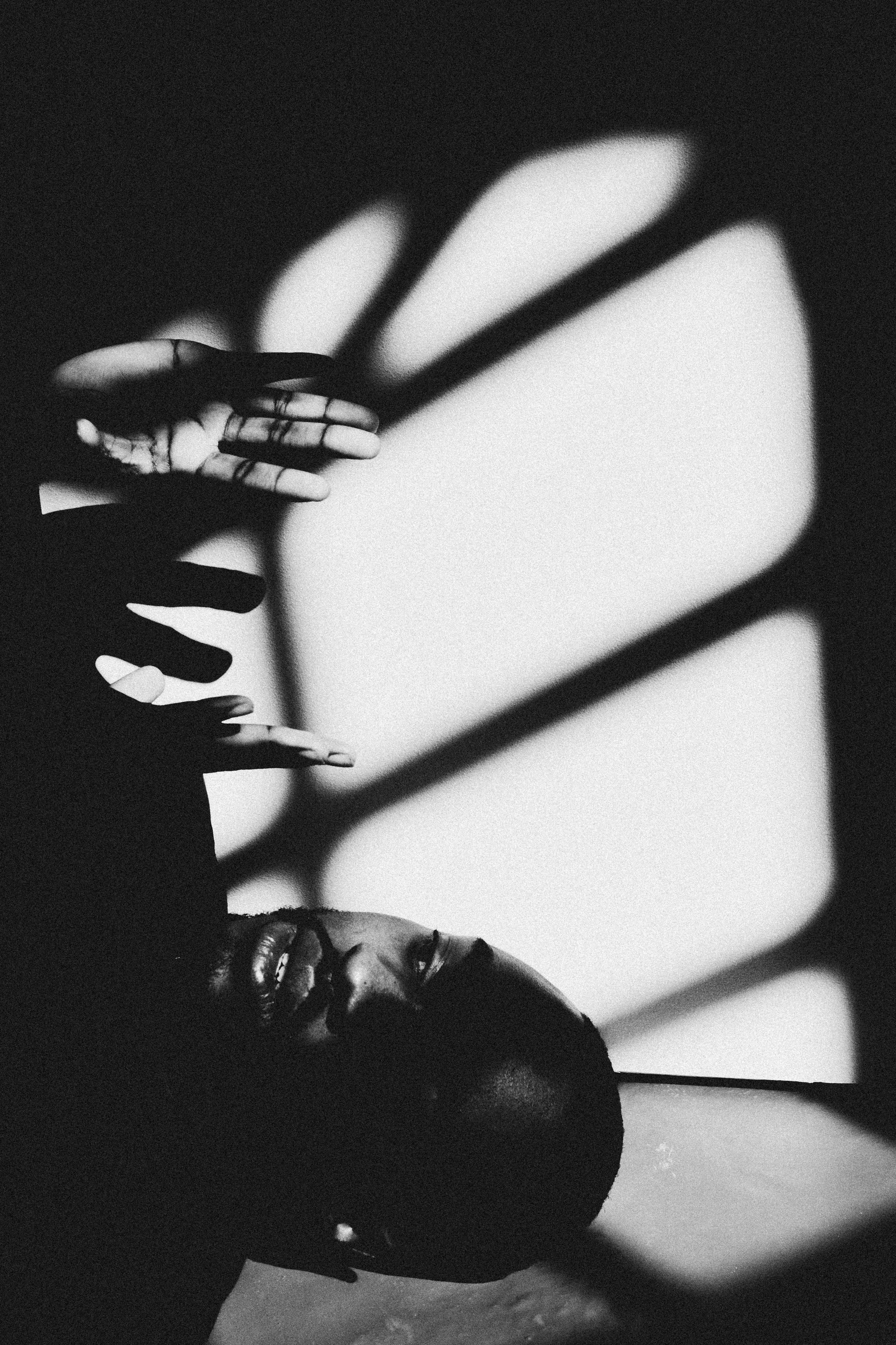 Laurentina Miksys Portrait Photograph –  ''Shadow'' Fine Art Photography Limitierte Auflage 1 von 10