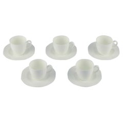 Laureto Weiss, Heinrich, Villeroy & Boch, Joop. Fünf Kaffeebecher mit Untertassen.
