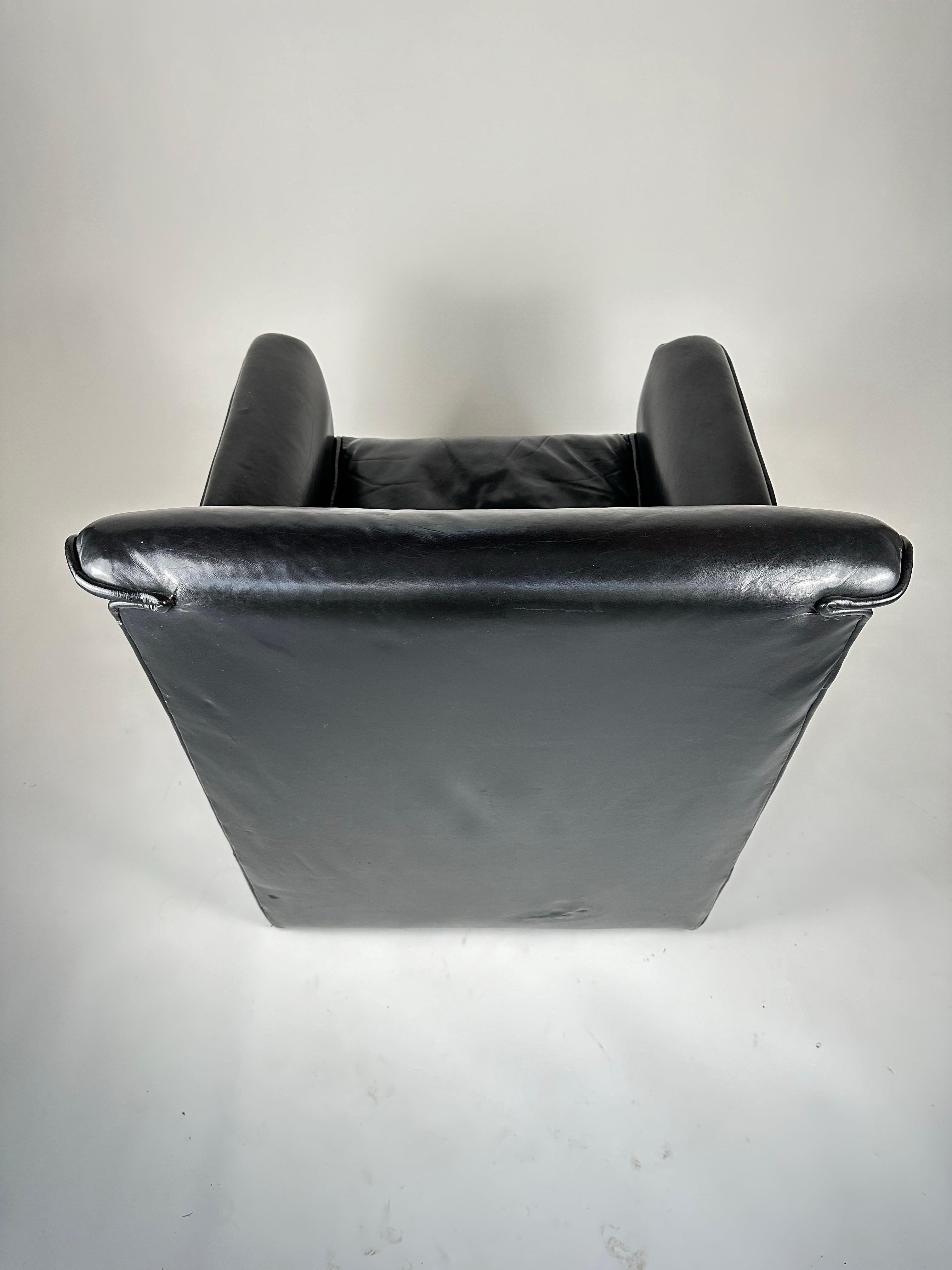 Leather Laurina Lounge Chair by Afra & Tobia Scarpa for B&B Italia For Sale