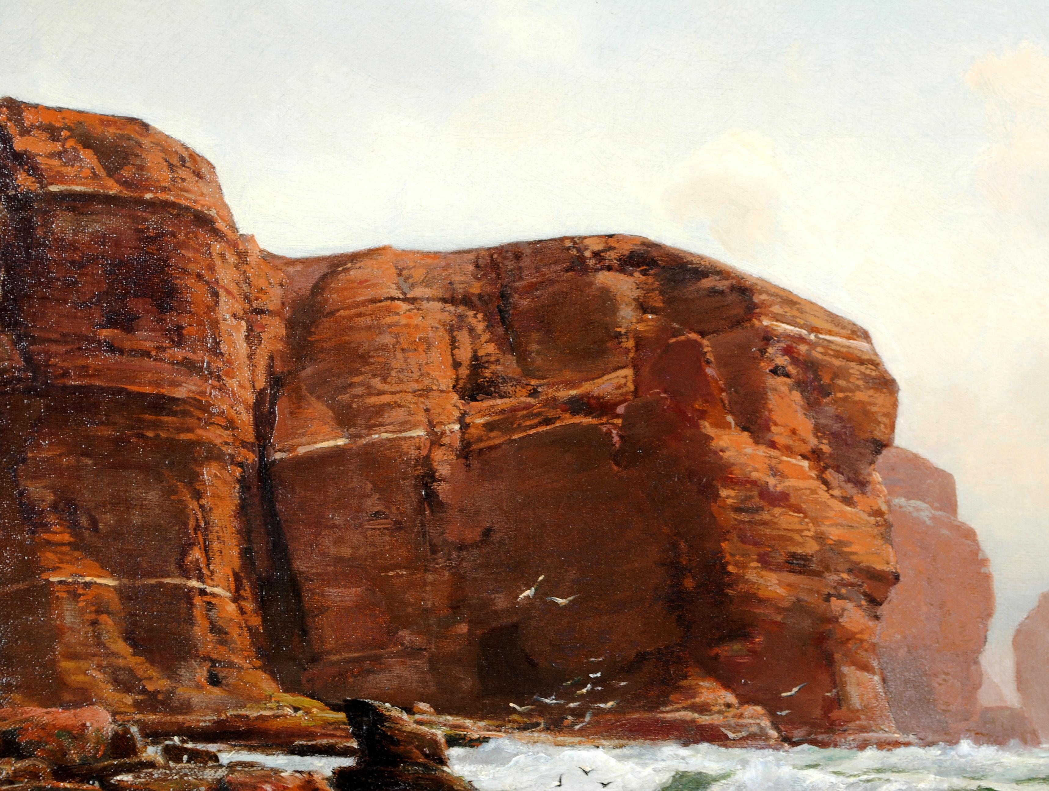 Precioso óleo sobre lienzo danés de 1886, firmado y fechado, que representa un amanecer costero, obra de Laurits Bernhard Holst.

La obra es excepcionalmente atmosférica, con acantilados bañados en una luz rosa brumosa y un barco con mástil en el