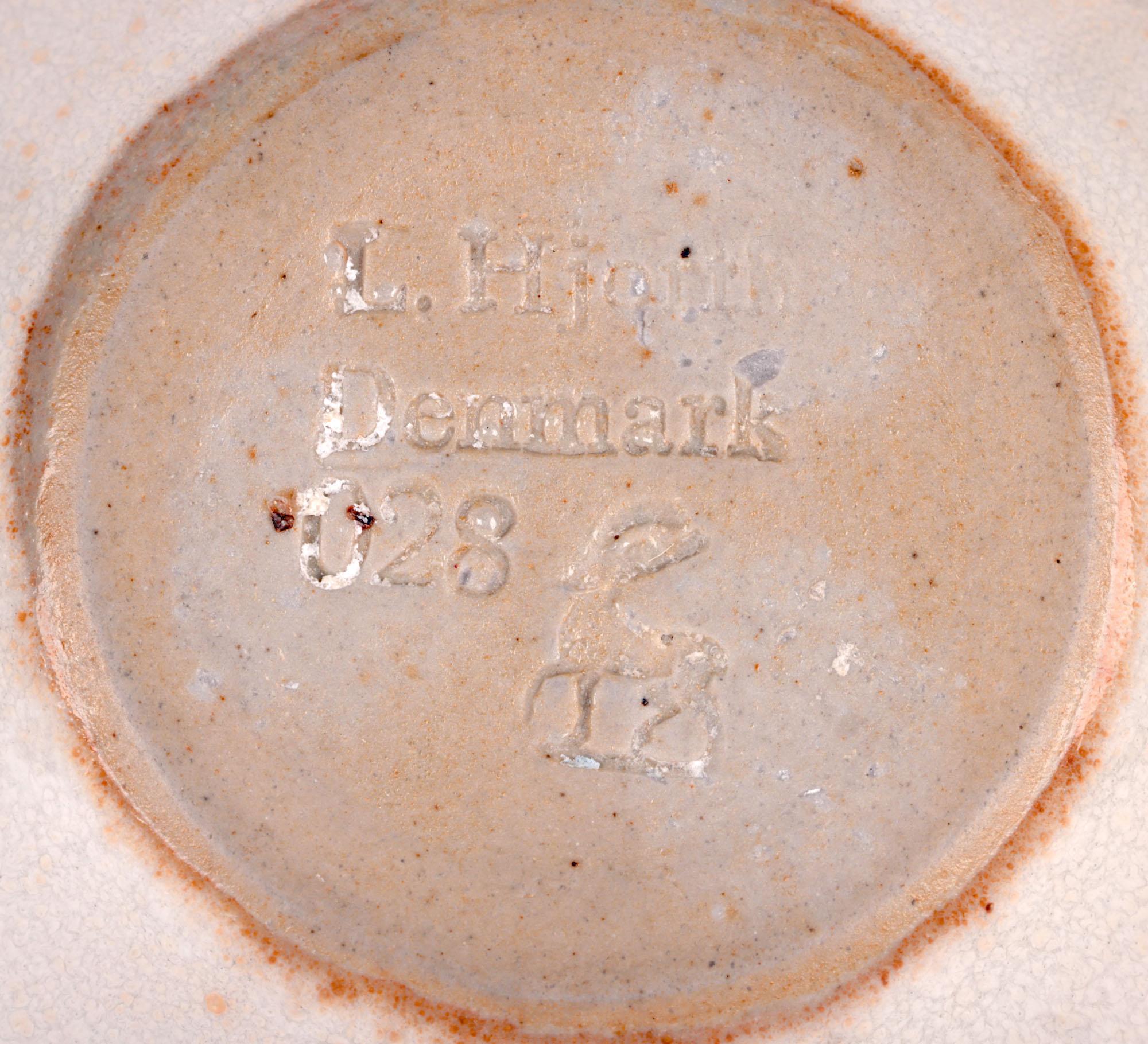 Plato de cerámica danesa de mediados de siglo pintado a mano Lauritz Adolph Hjorth en venta 4