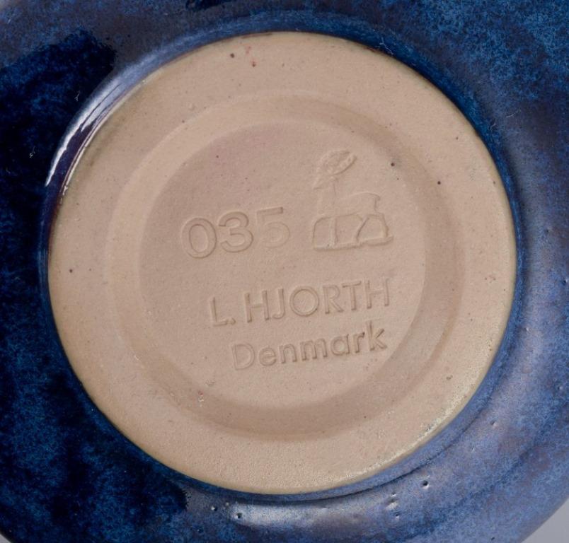 Lauritz Hjorth, Bornholm, Denmark. Small unique ceramic bowl. In Excellent Condition For Sale In København, Copenhagen