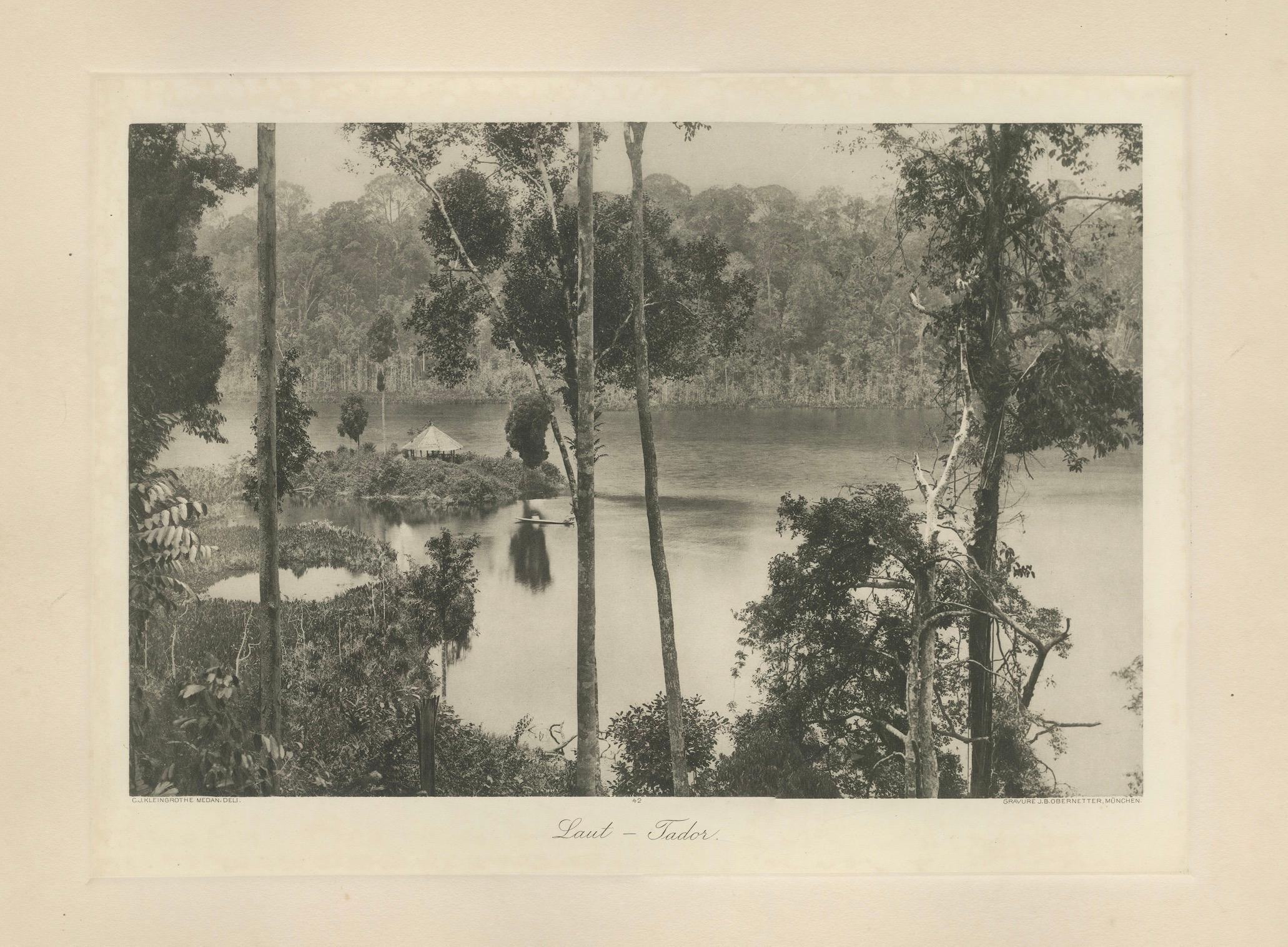 20ième siècle Lac Laut Tador, Sumatra - Photogravure ancienne de Kleingrothe c.1900 en vente