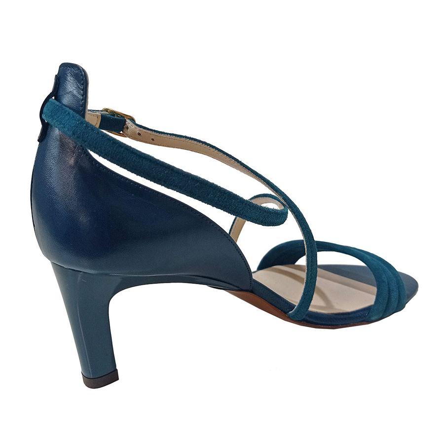 Leather and suede Petrol colorAnkle strap Heel height about cm 7 (2,75 inches) Never been used
