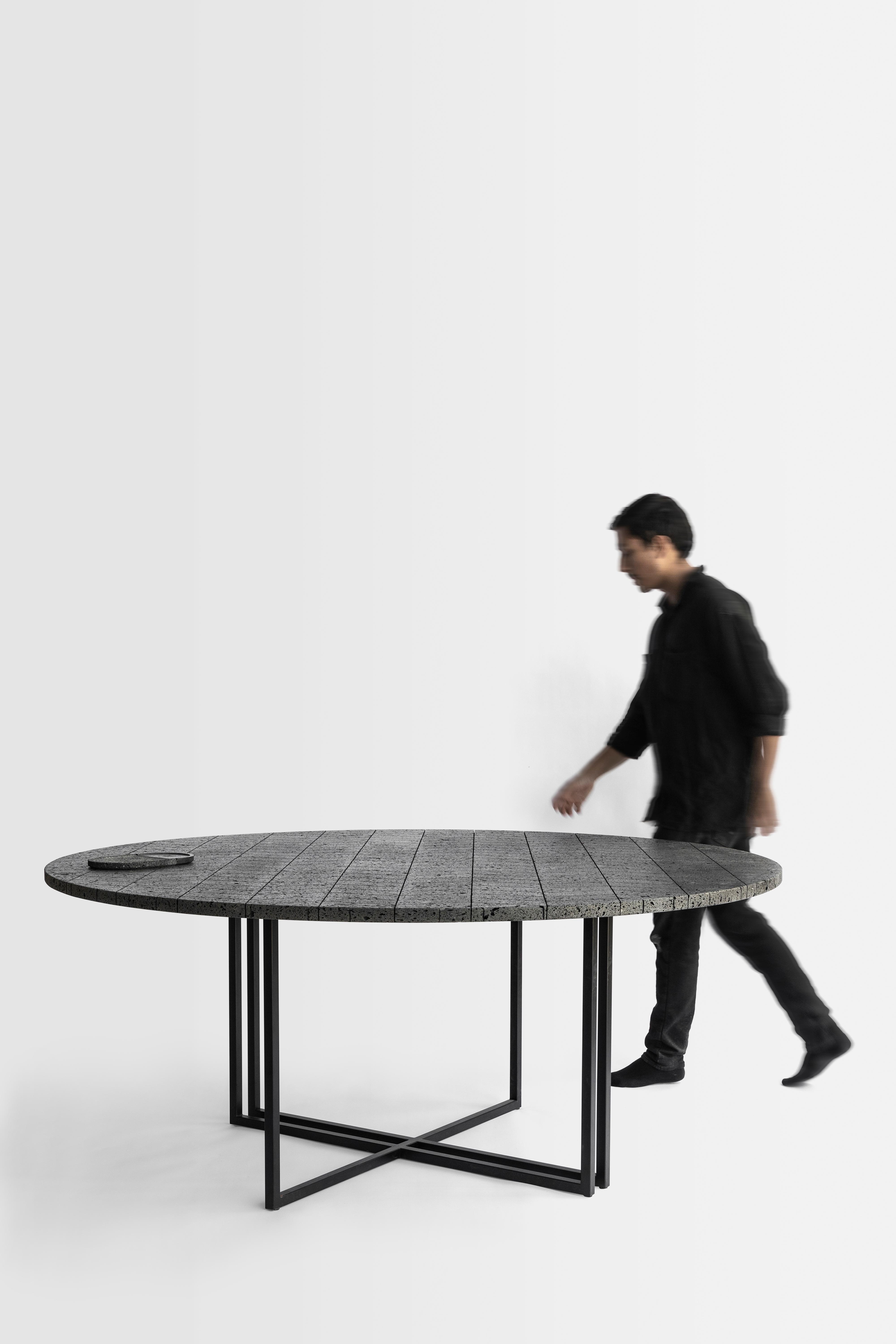 Minimalist Lava Dining Table Circular 1.8 M For Sale