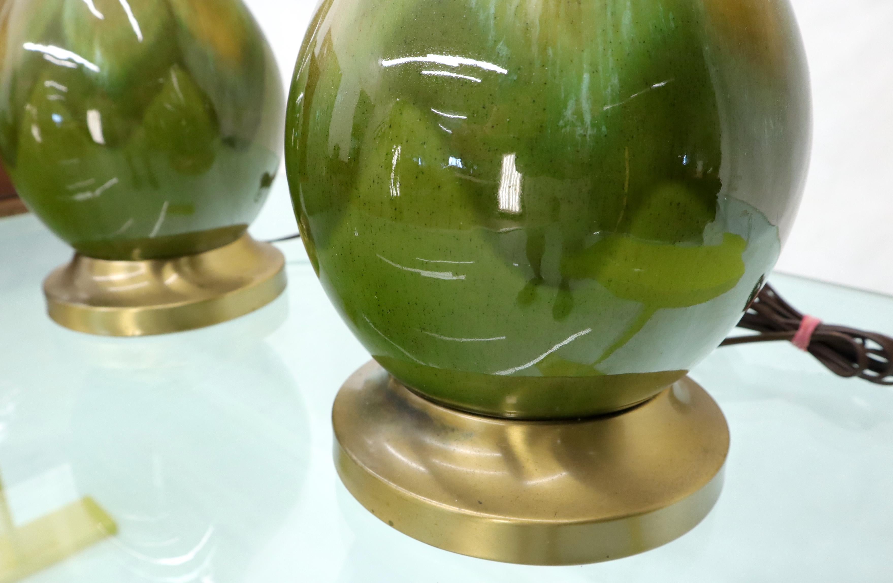 20th Century Lava Green to Brown Glaze Onion Shape Pair of Table Lamps Mid-Century Modern For Sale