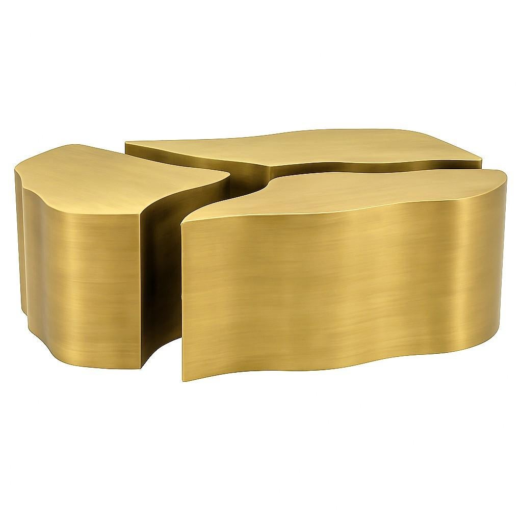 Lava Interlocking Coffee Table in Matte Black Lacquer with Brushed Brass Finish (21. Jahrhundert und zeitgenössisch)