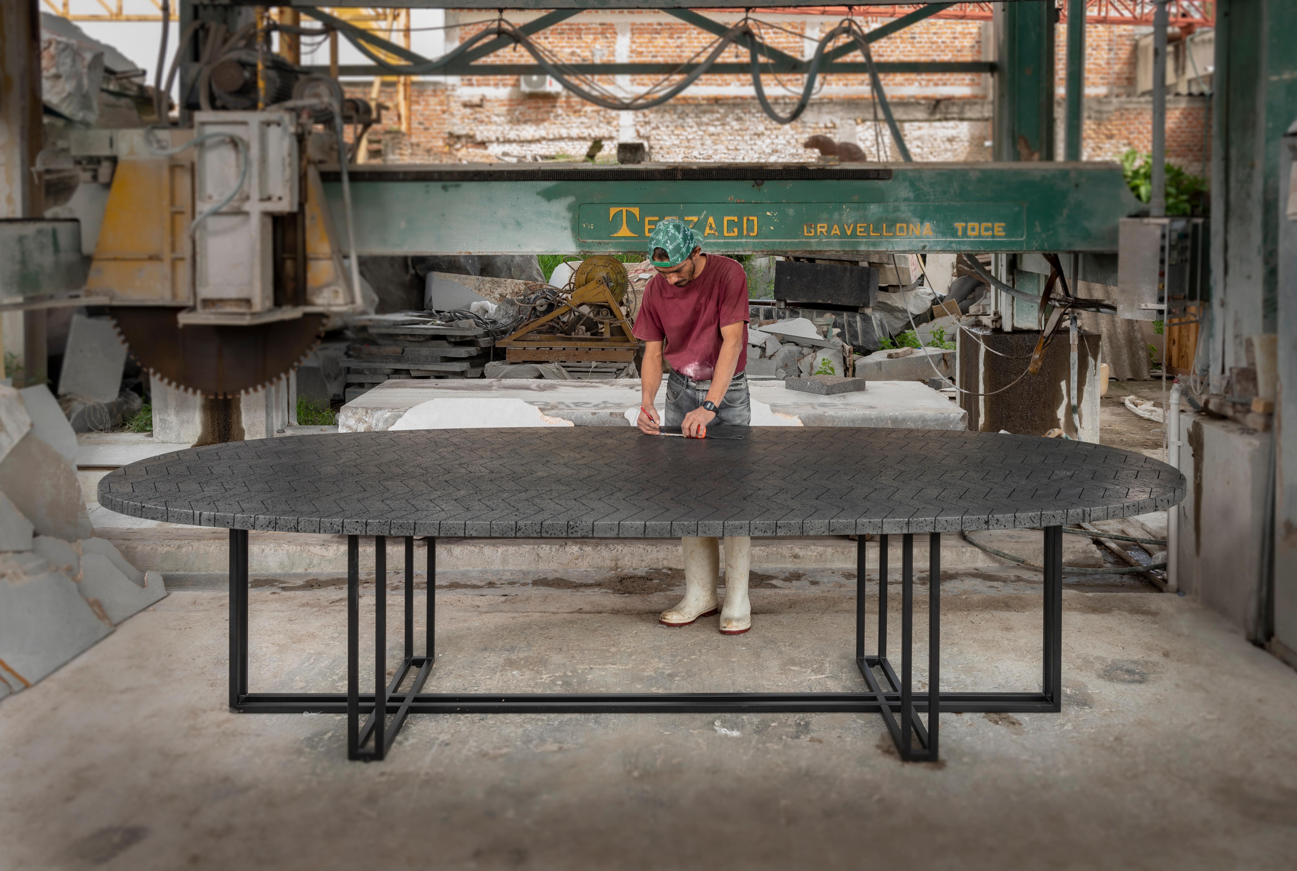 Ovaler LAVA-Tisch, Vulkanstein und Edelstahl 3.3M im Zustand „Neu“ im Angebot in Zapopan, Jalisco