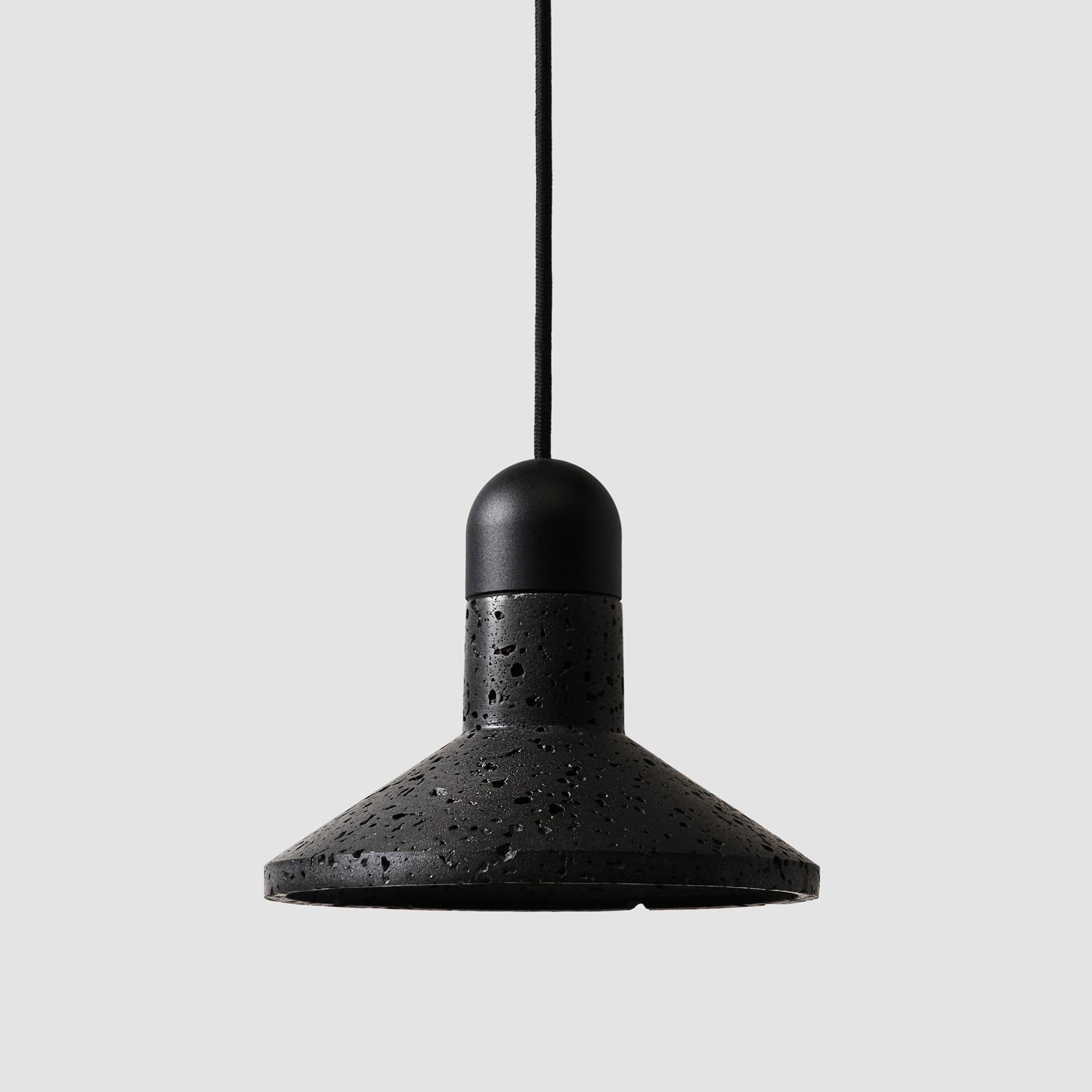 Material: Lava Stone
Fittings: Black Aluminum
Color: Black
Dimension: 200 x 200 x 160 mm
Weight: 1.71 kg
Cord: 3010 - 2030 mm
Light Source: LED E27
CCT: 3000 - 3500 K
CRI: 80 - 90 Ra
Flux: 230 lm
Supply: 86 - 240 V
Wattage: 3 W . Max 40