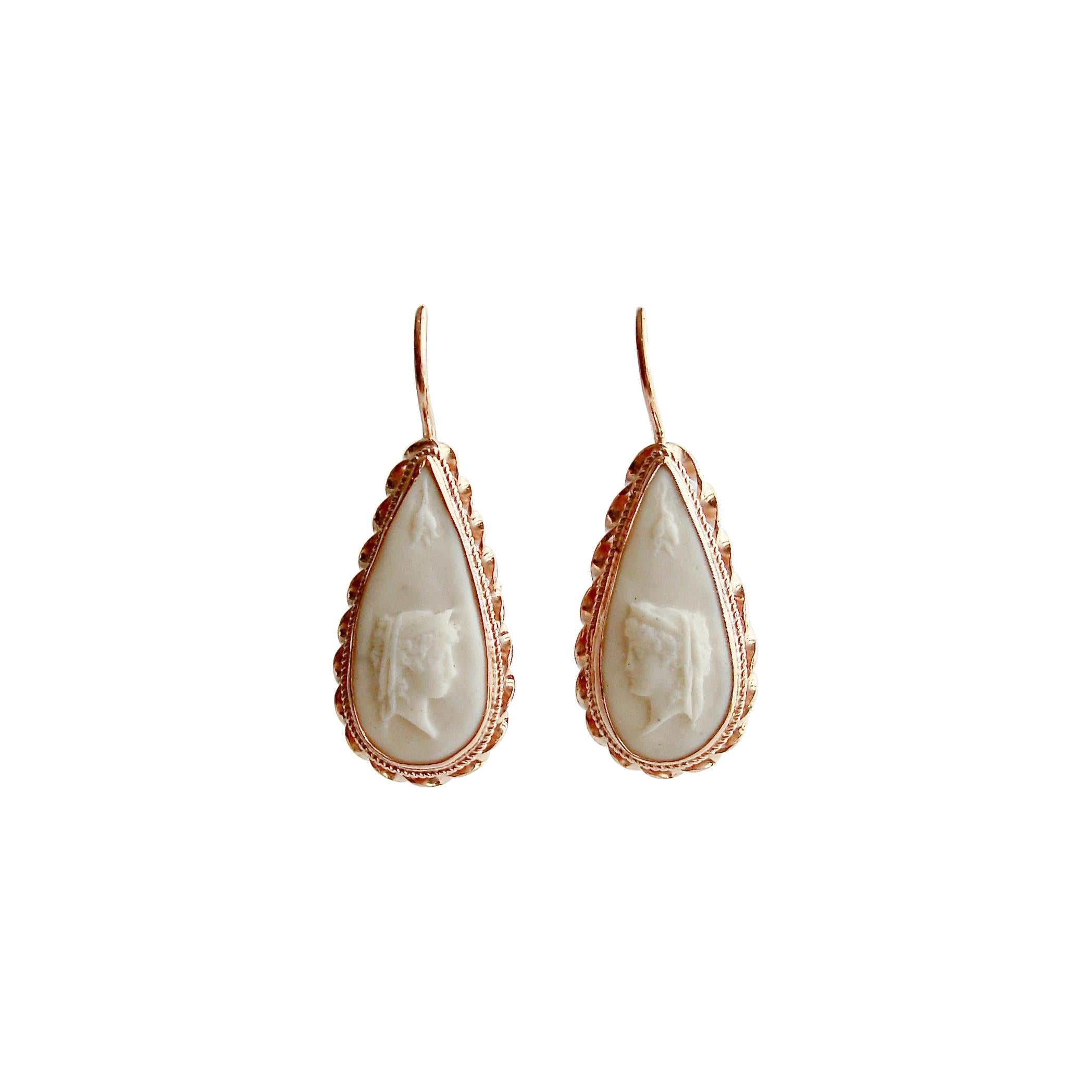 Boucles d'oreilles Gaeta en or rose vermeil avec intaille en pierre de lave et camée