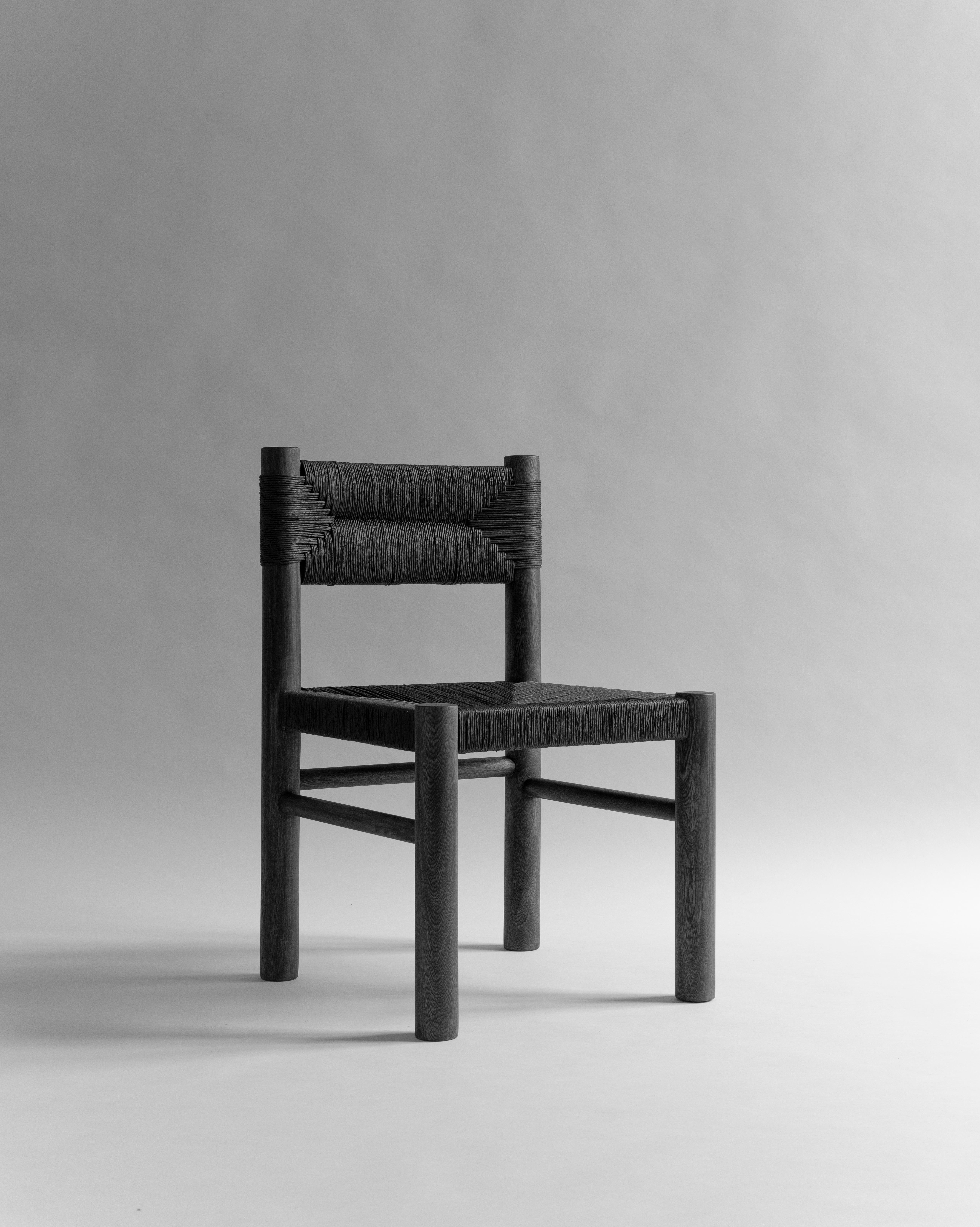 Lava Woven Stuhl (2022)
Von Habitacion 116
Pigmentiertes mexikanisches Tropenholz
Pigmentierte Papierschnur
Farben: Recinto (grau) Tezontle (rot) Basalto (schwarz) Pomez (natur) Toba (braun)

Auf der Grundlage des emblematischen Stuhls, der