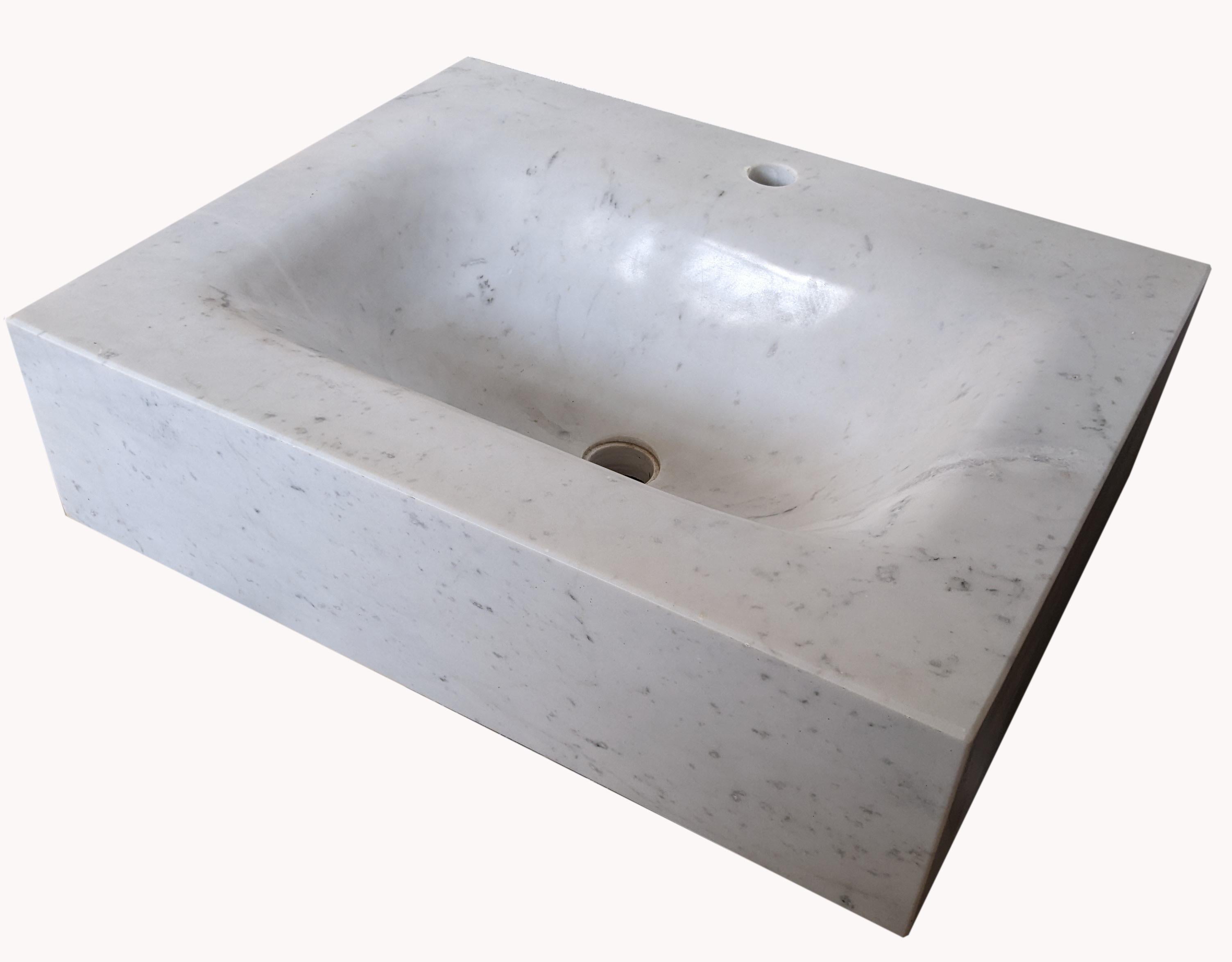 Lavabo marmo, lavabo marmo bianco, lavabo scavato, lavabo marmo carrara, marmo carrara
lavabo scavato a mano da un unico blocco di marmo bianco di Carrara
misura cm66.5 x 52 x 17  peso kg 110 CIRCA
Design Creato nel laboratorio Todini -Italie