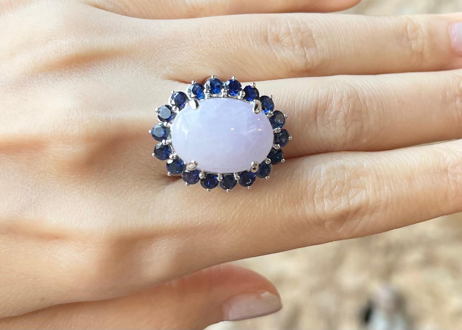 Contemporary Lavander Jade with Blue Sapphire Ring set in Platinum 950 For Sale