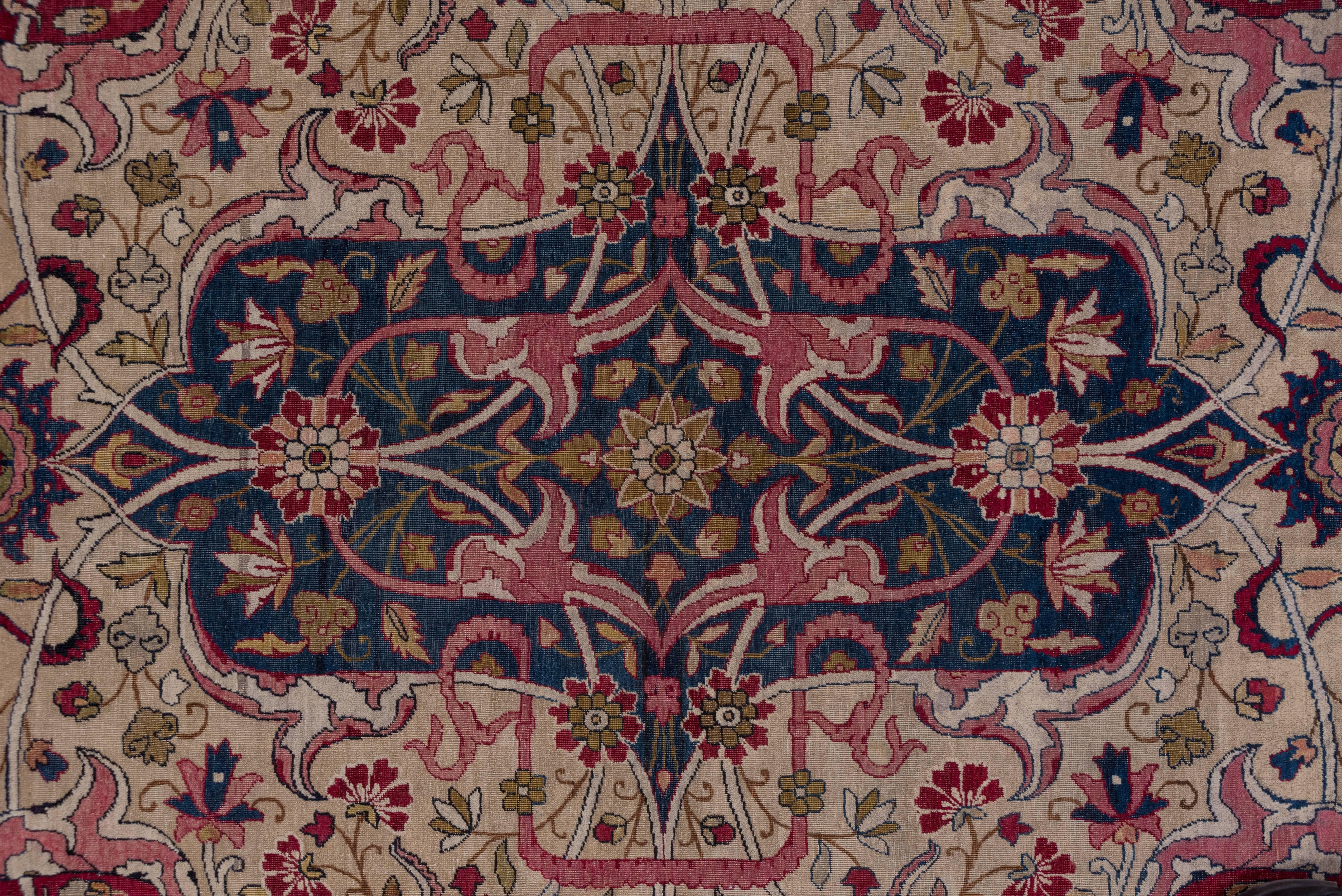 Lavar Kerman Carpet, circa 1900 For Sale 3