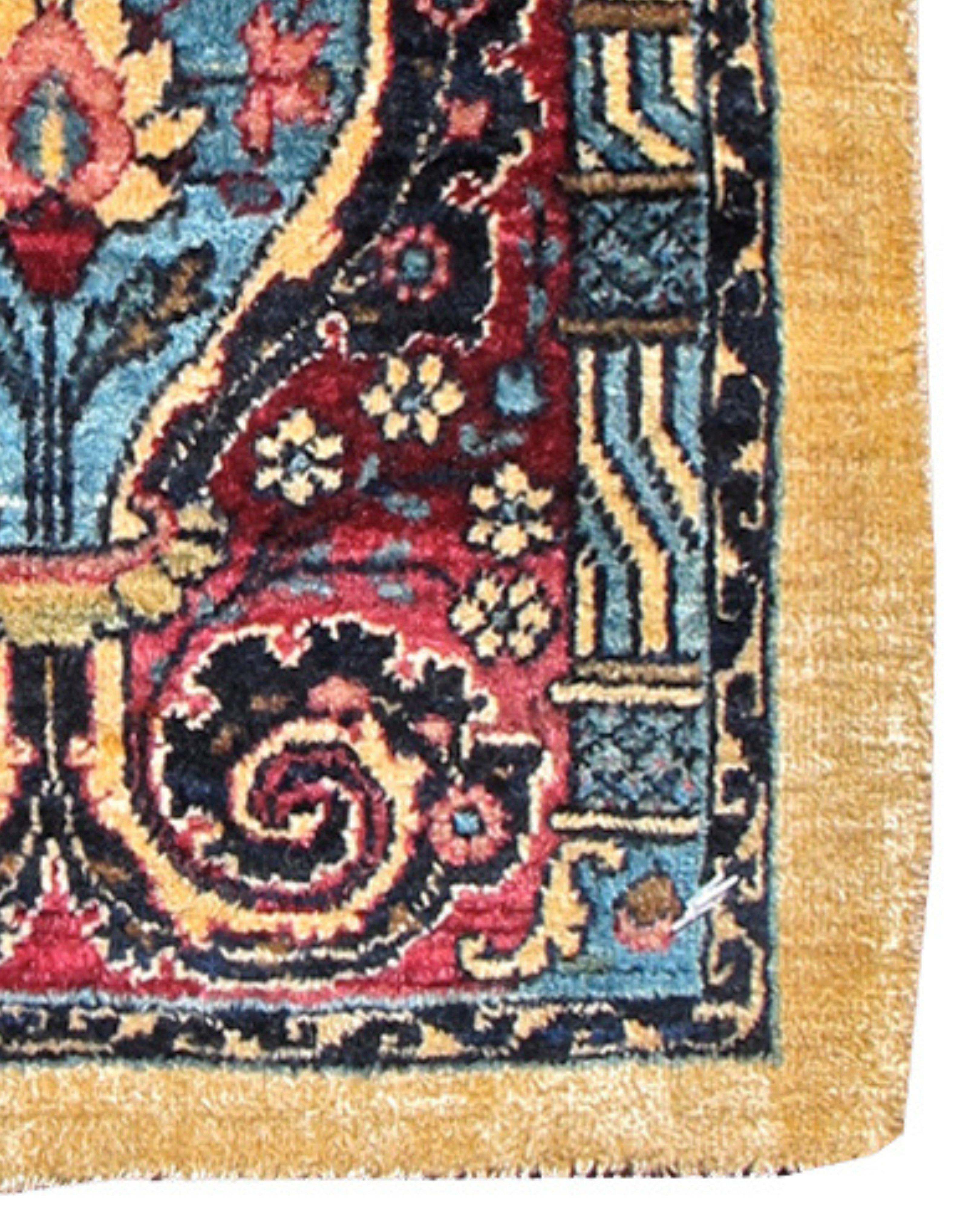 Lavar Kirman Mat, Early 20th Century In Excellent Condition For Sale In San Francisco, CA