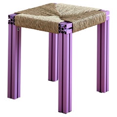 Tabouret en aluminium lavande avec assise en jonc de jonc de la collection Anodised